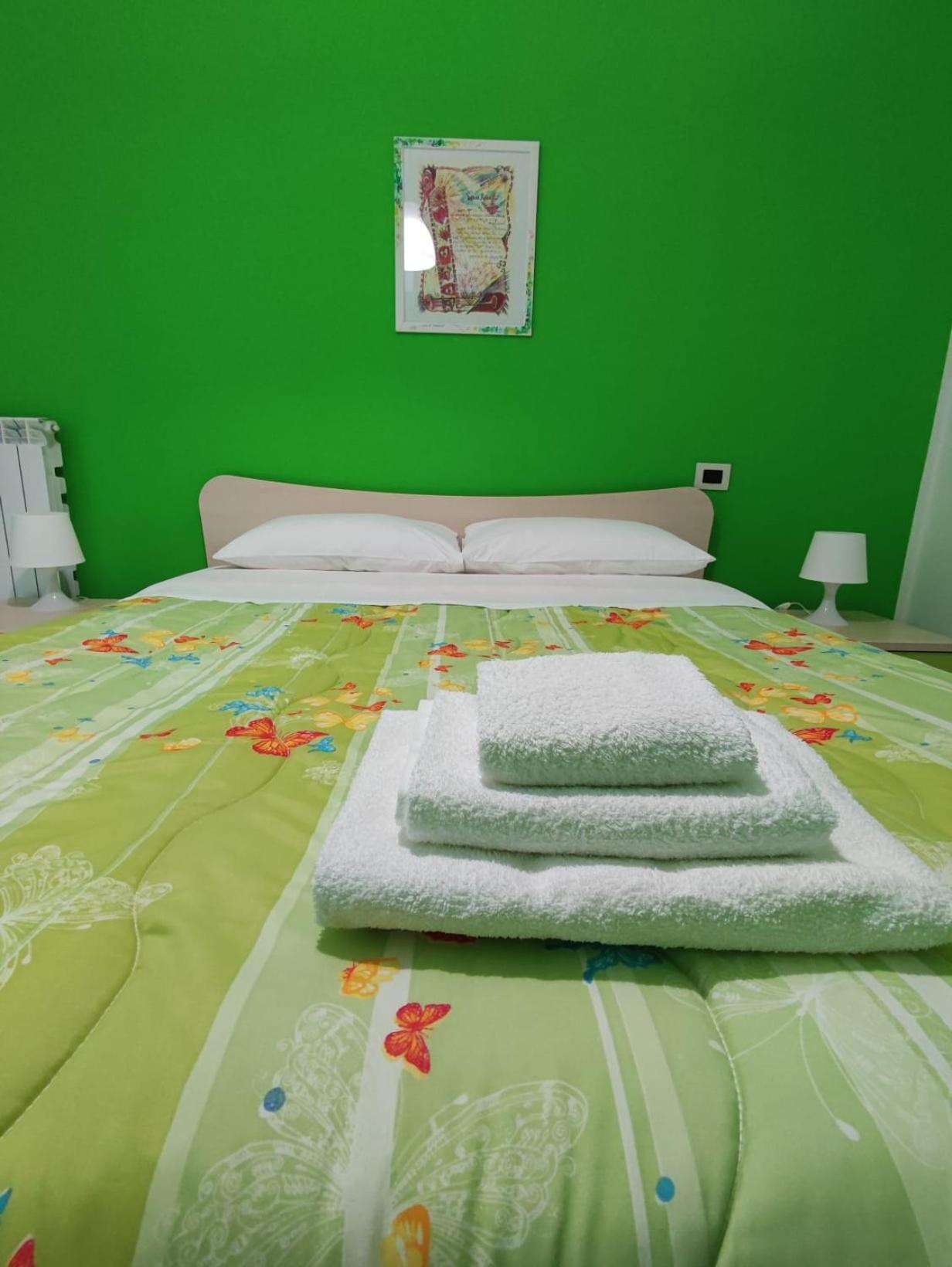 Double or Twin Room with Private Bathroom photo 3
