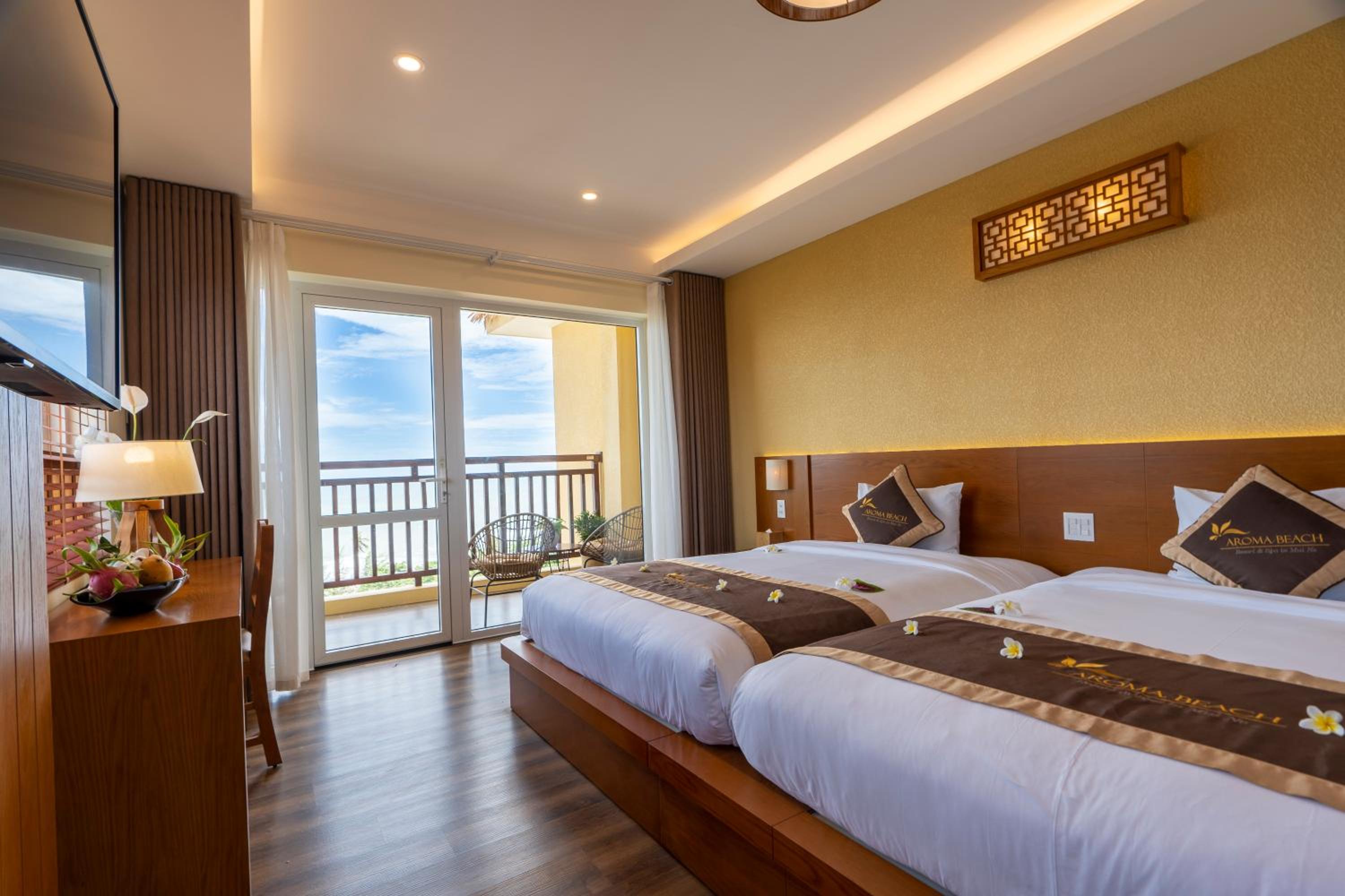 Superior Double or Twin Room with Sea View thumbnail 5