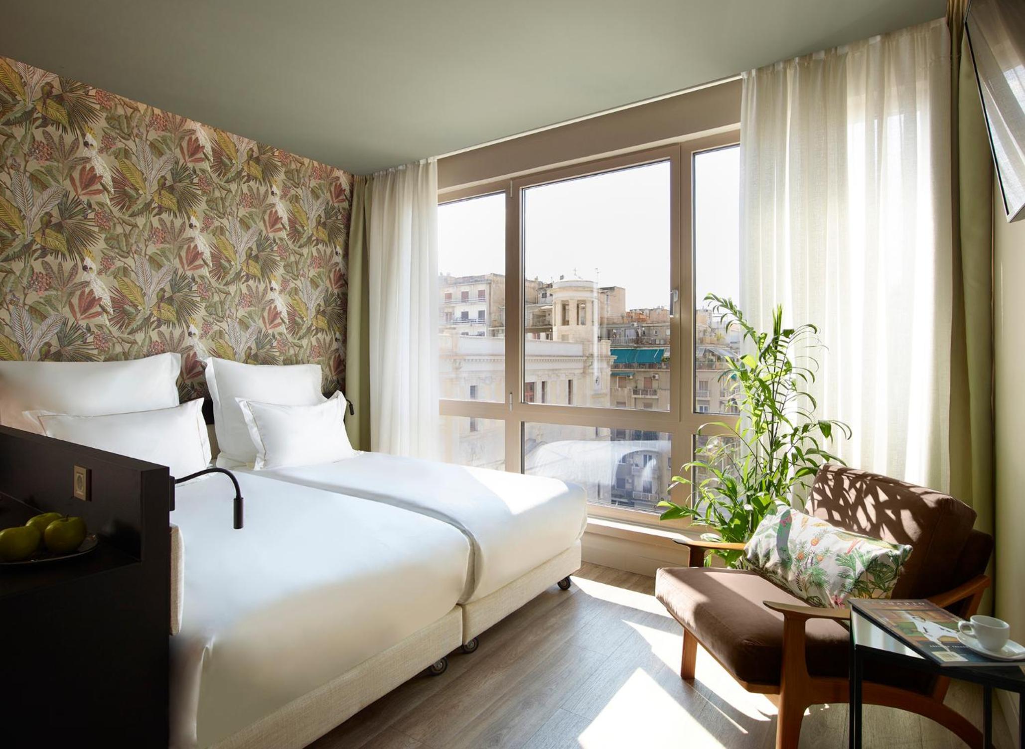 Urban Large King Room With City View