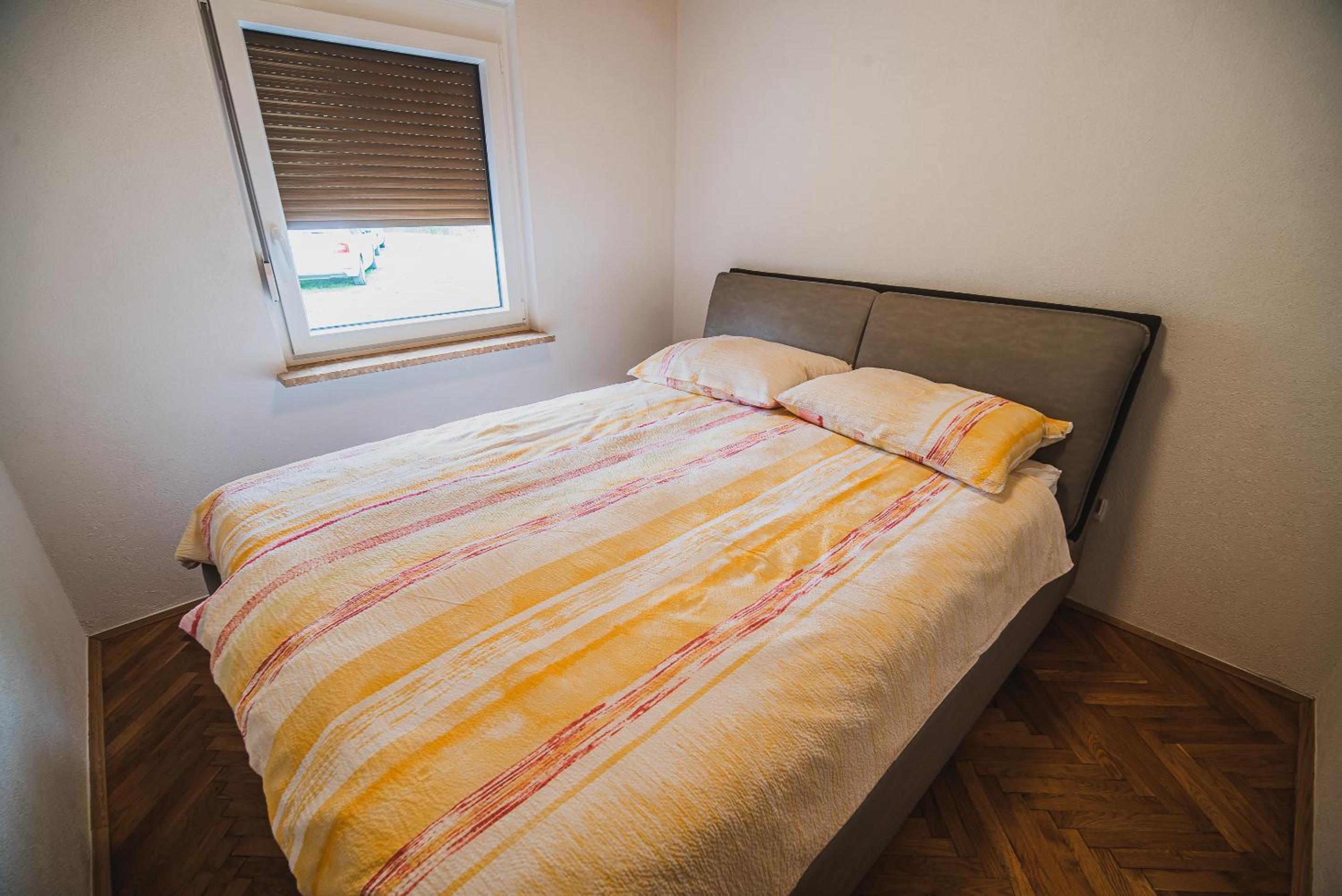 one bedroom house photo 1