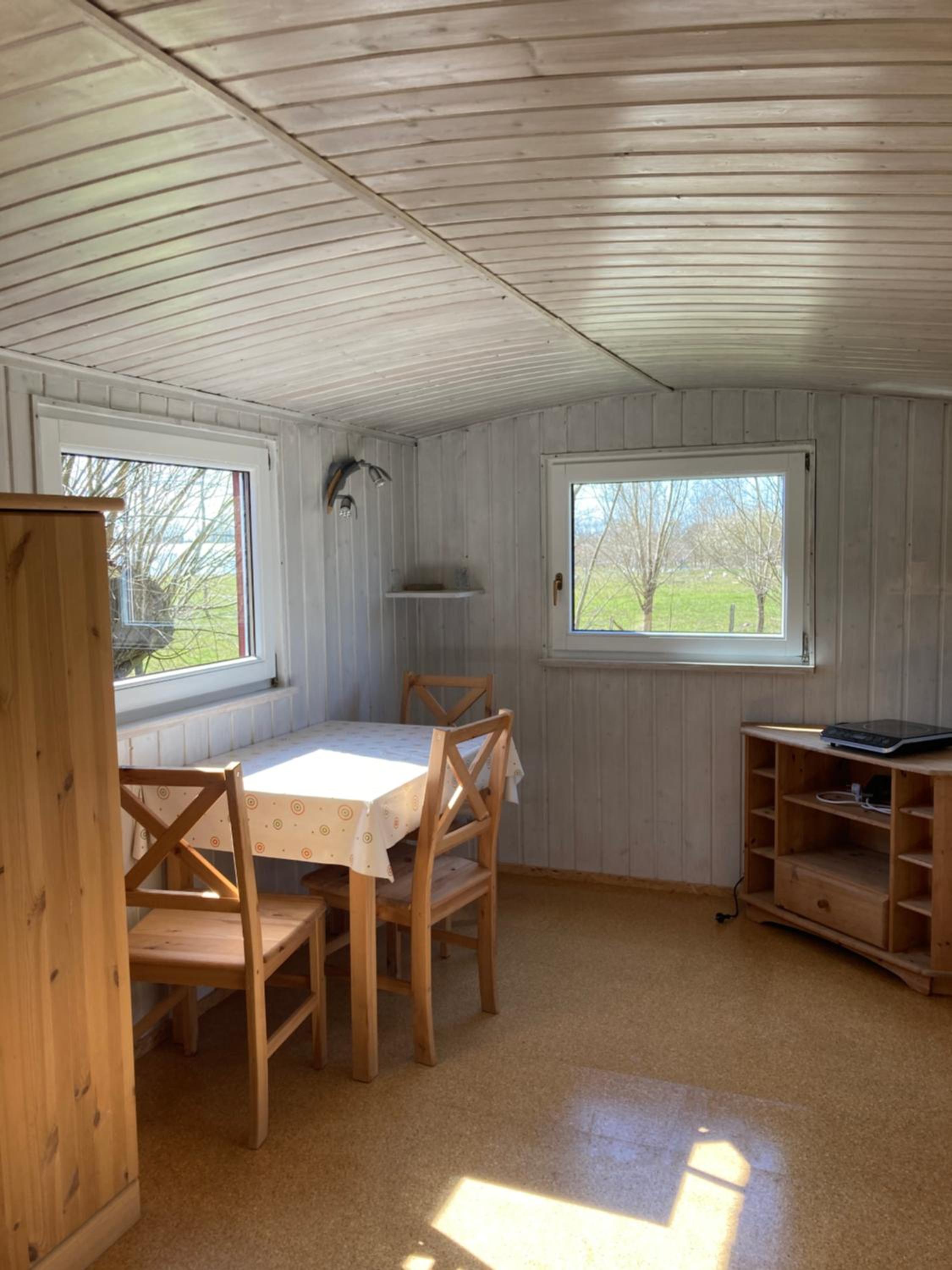 Mobile Home photo 2