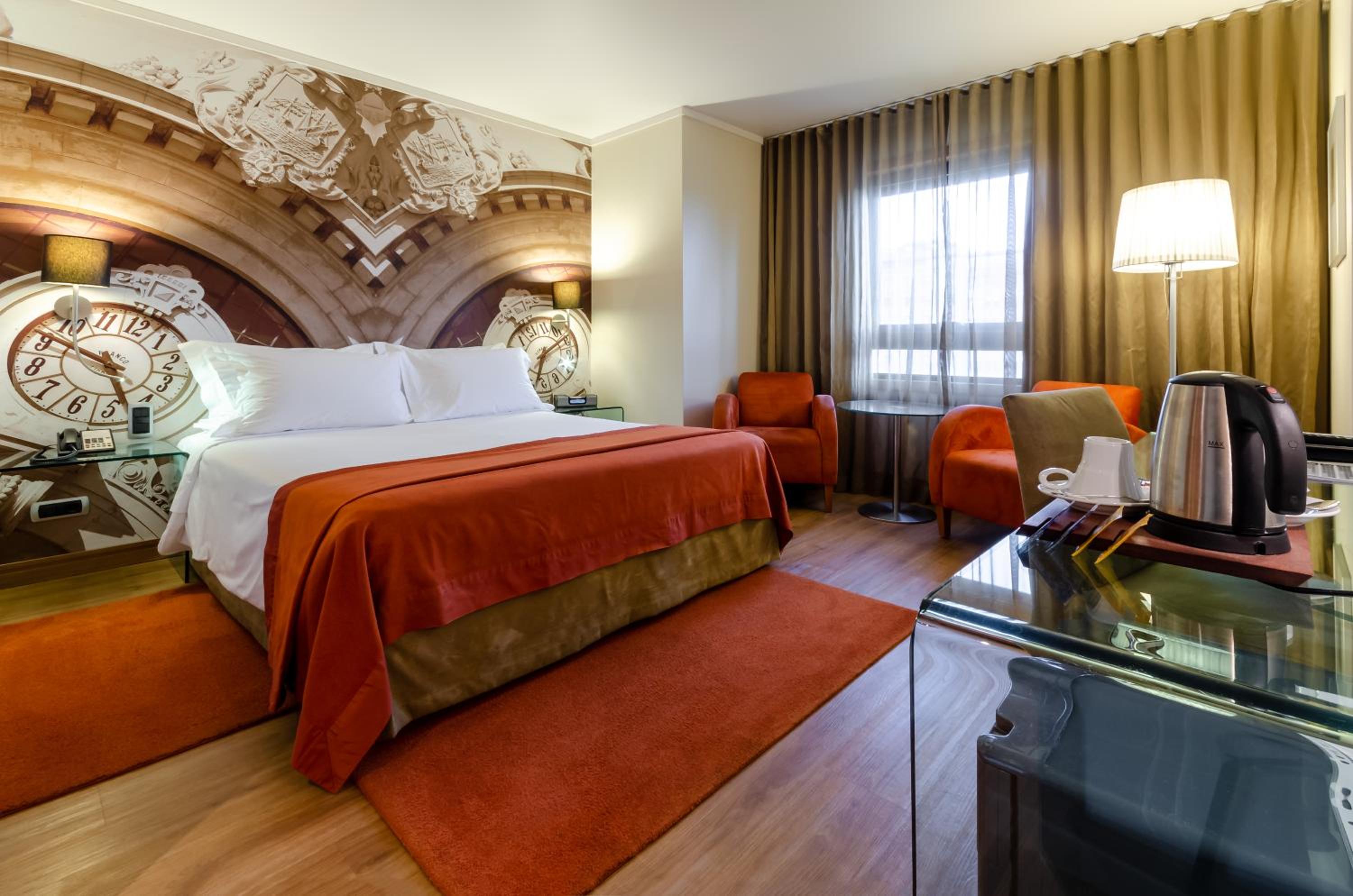 Standard Double or Twin Room - Photo 10