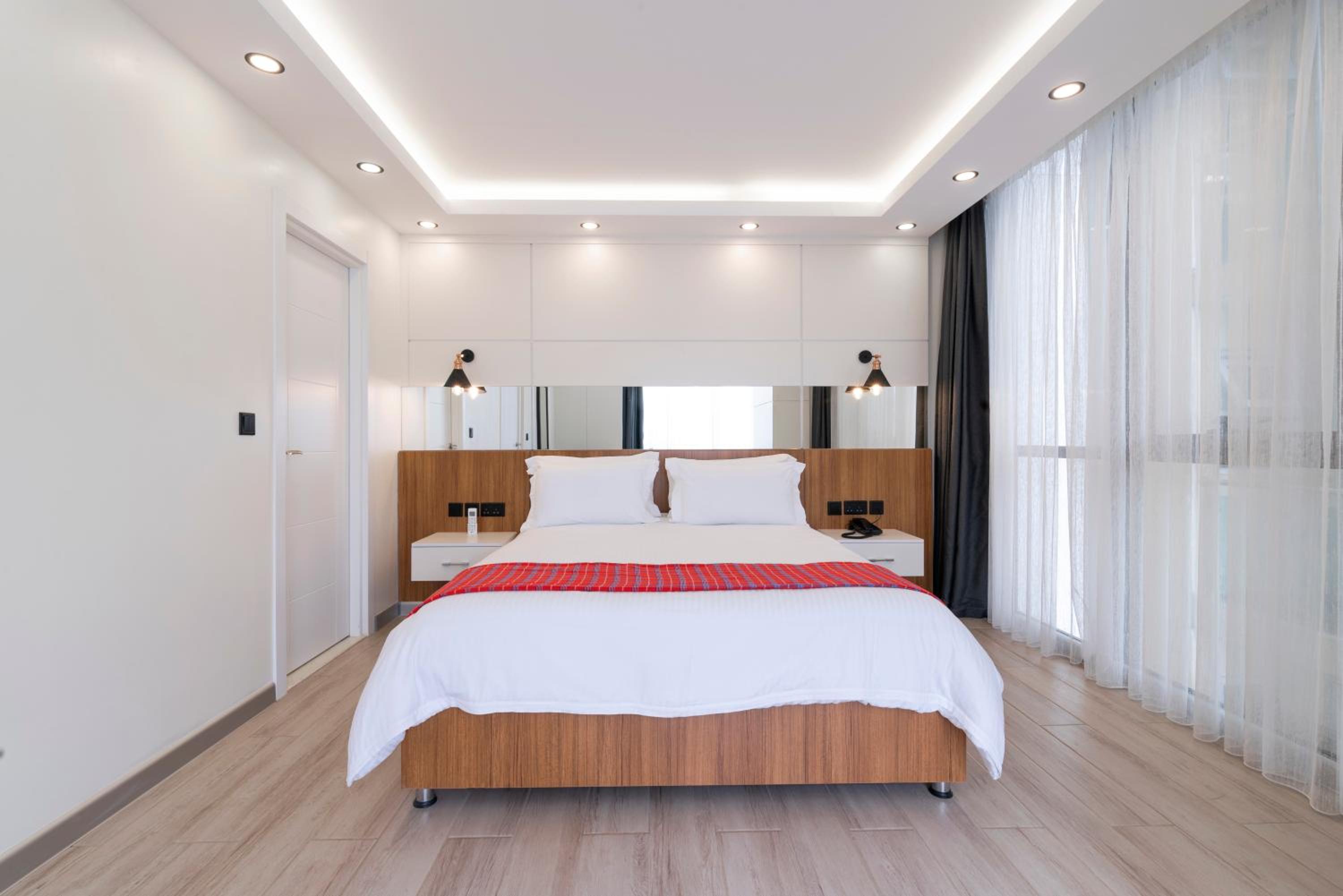 Executive Suite - Photo 1