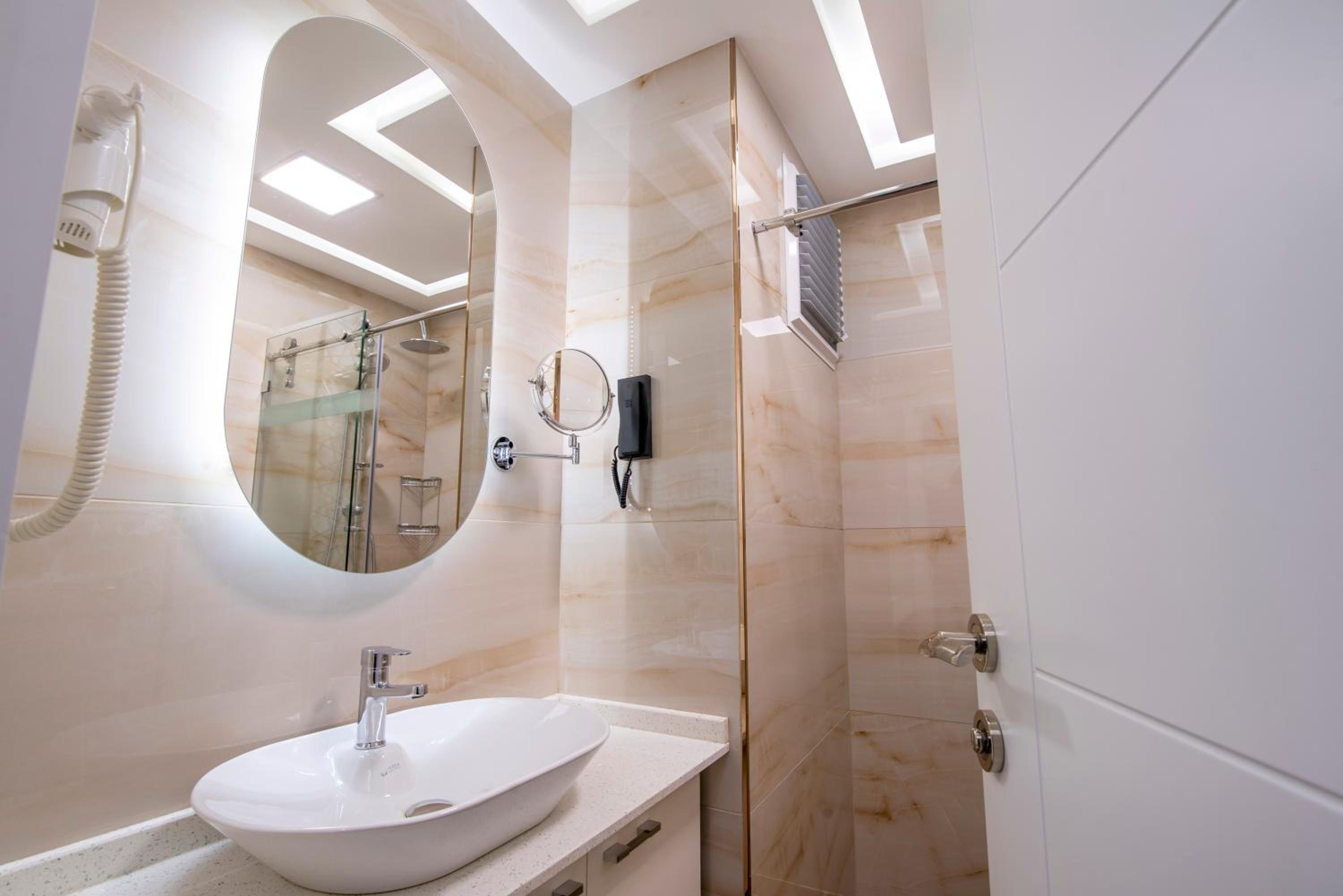 Superior Double Room - Photo 8