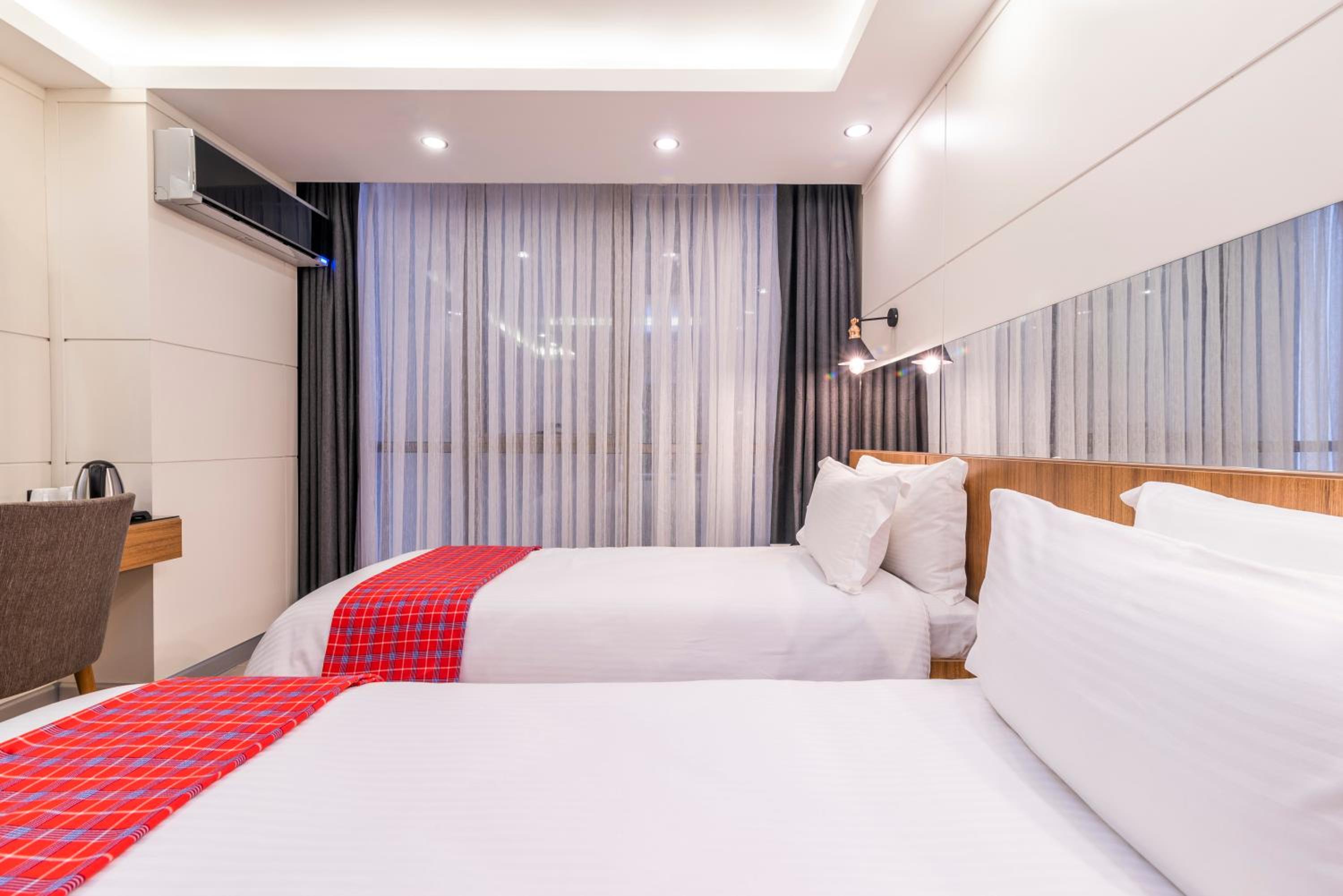 Superior Twin Room - Photo 2