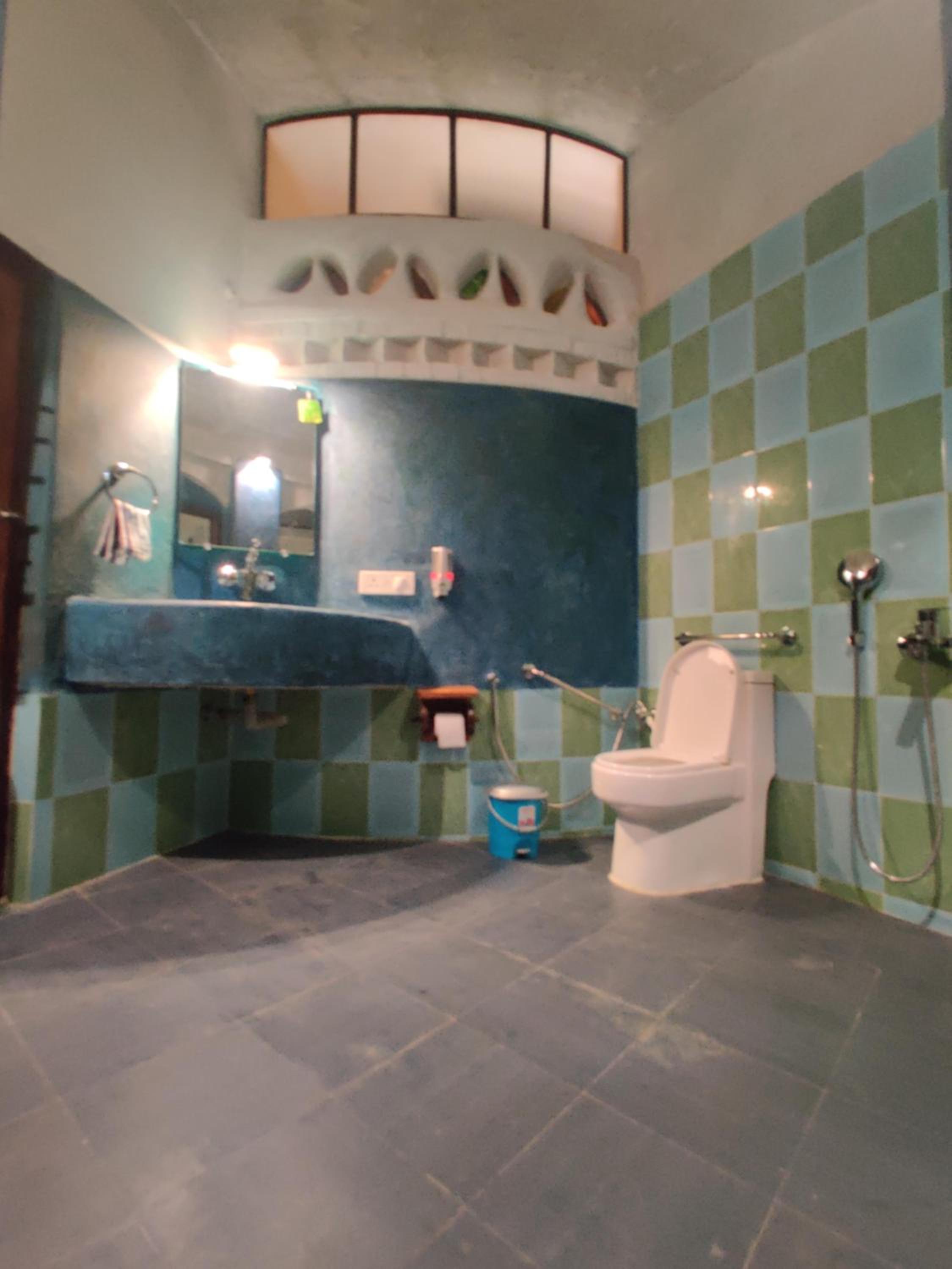 Deluxe King Suite photo 3