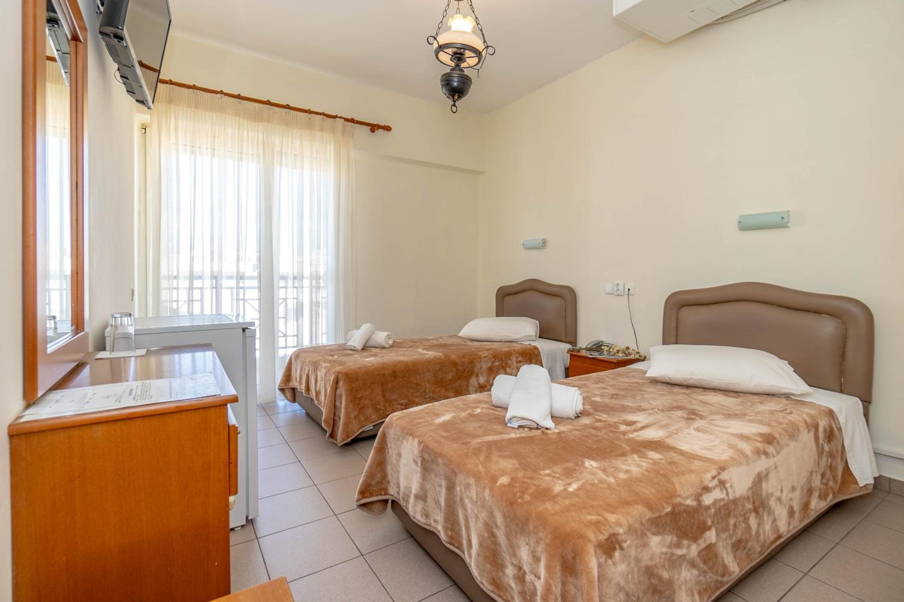 Double or Twin Room - Photo 2