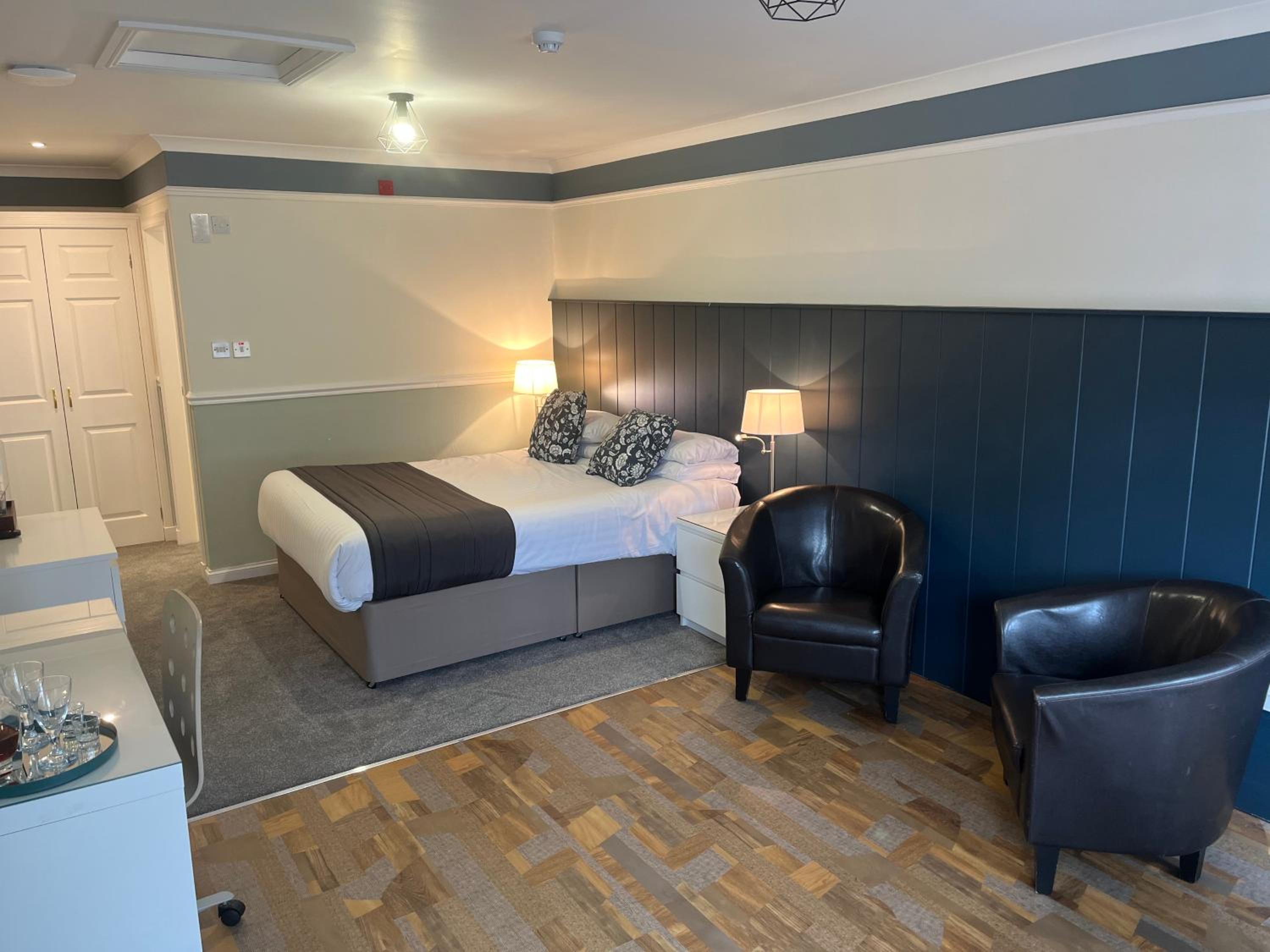 Standard King Room - Photo 1