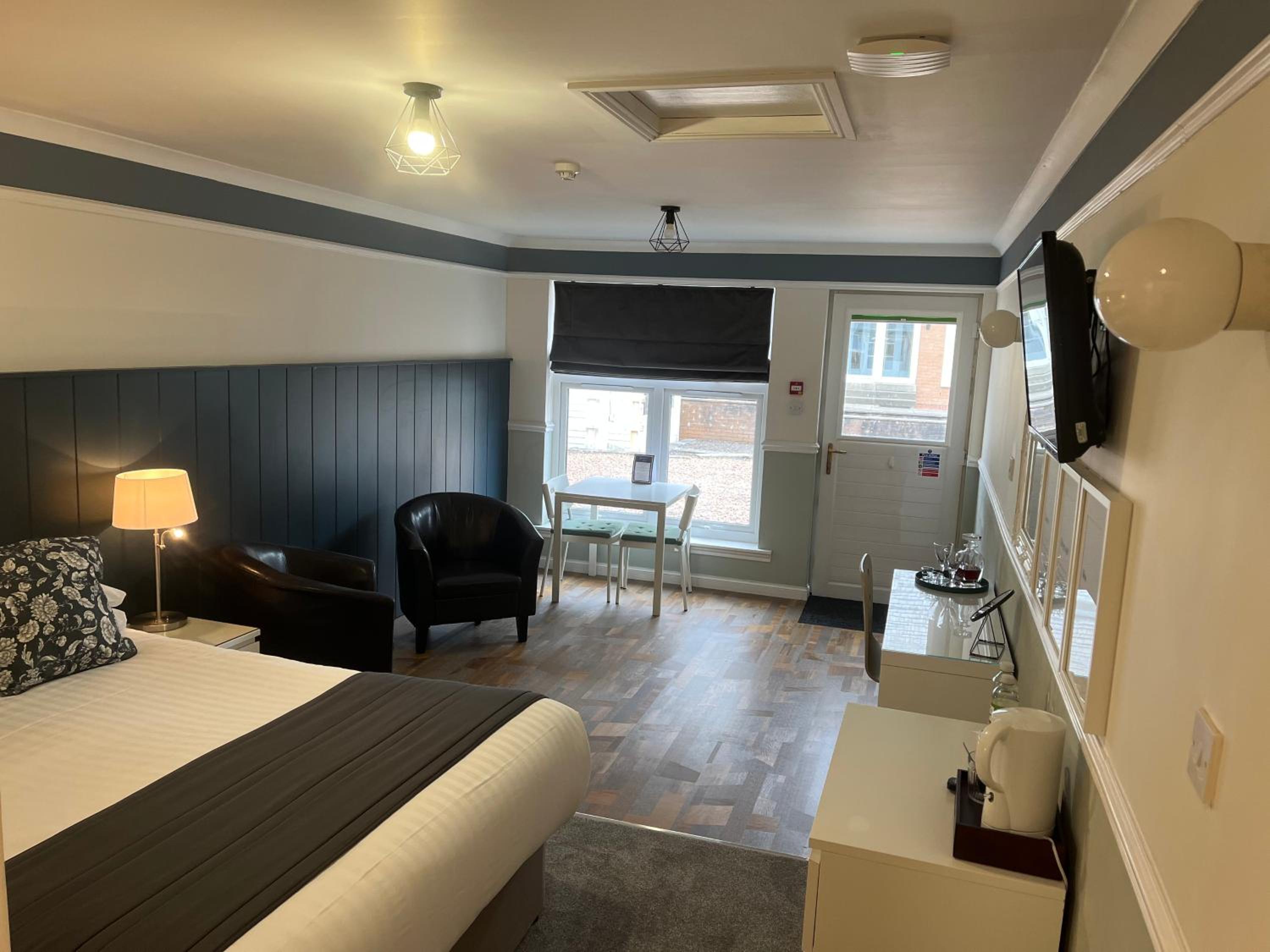 Standard King Room - Photo 3