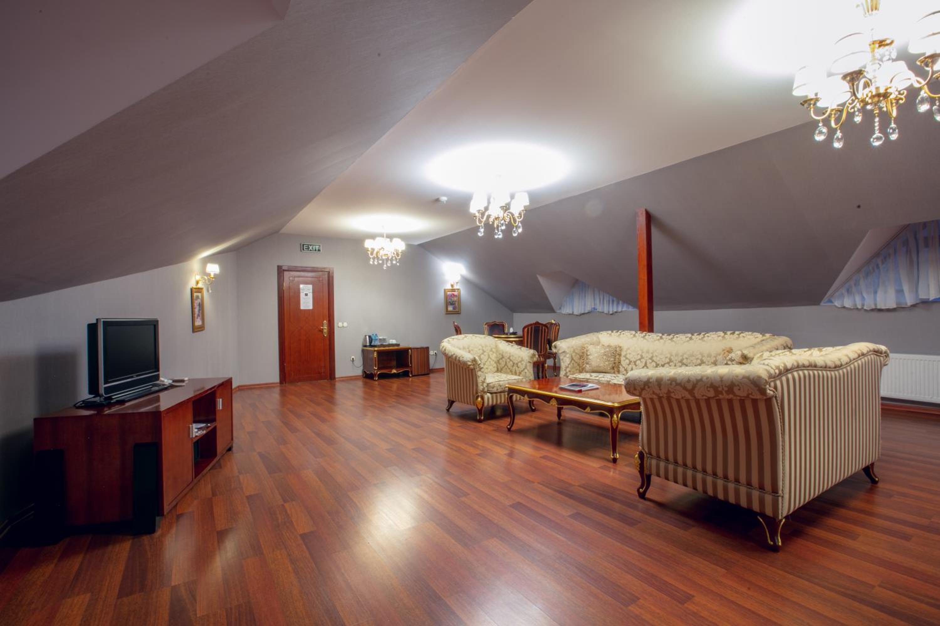 Executive Suite photo 2