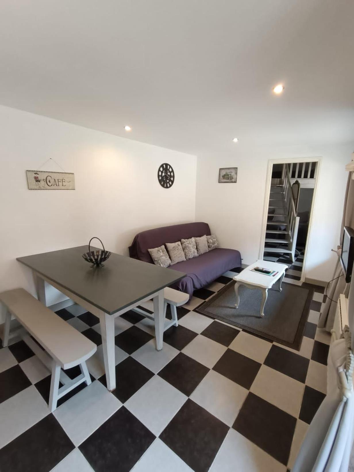 Family Room with Terrace photo 2