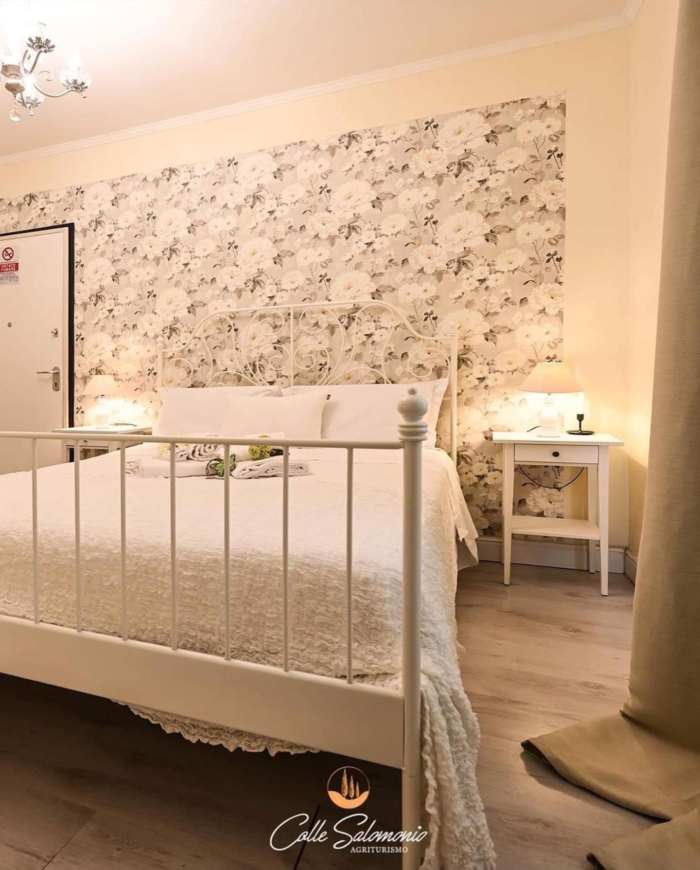 Double Room - Photo 6