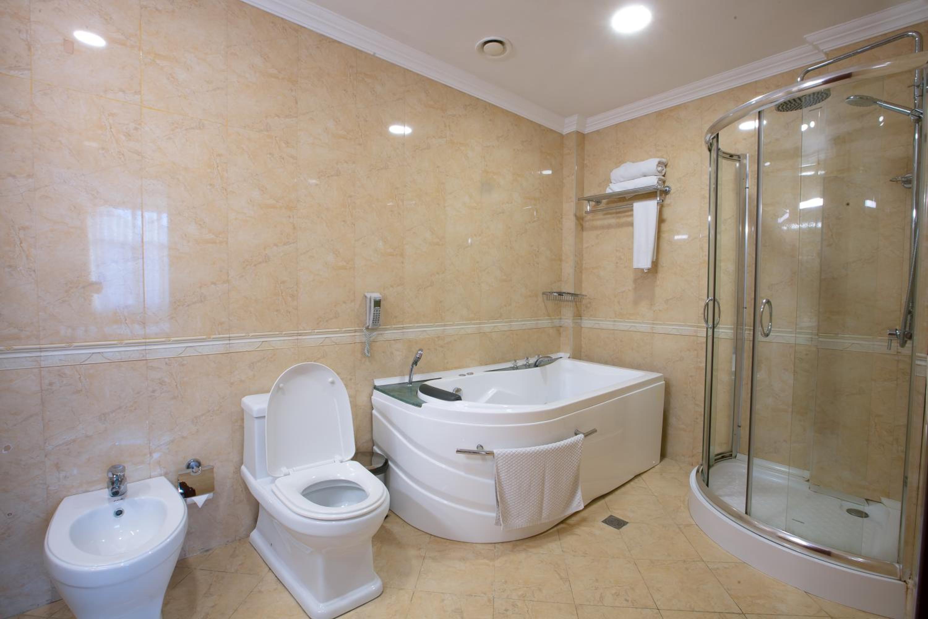 Corner Suite photo 2