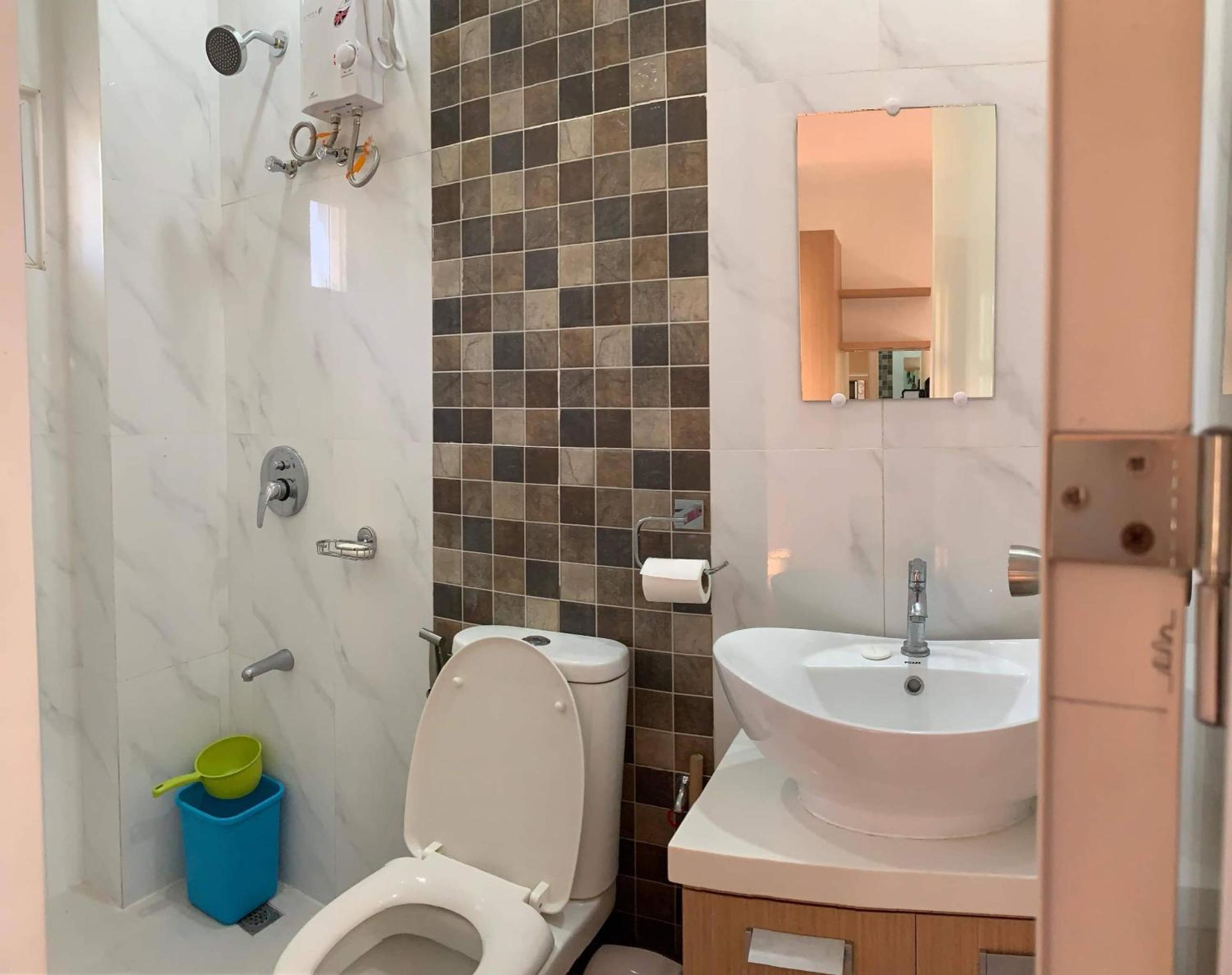 Studio Apartment - Photo 6