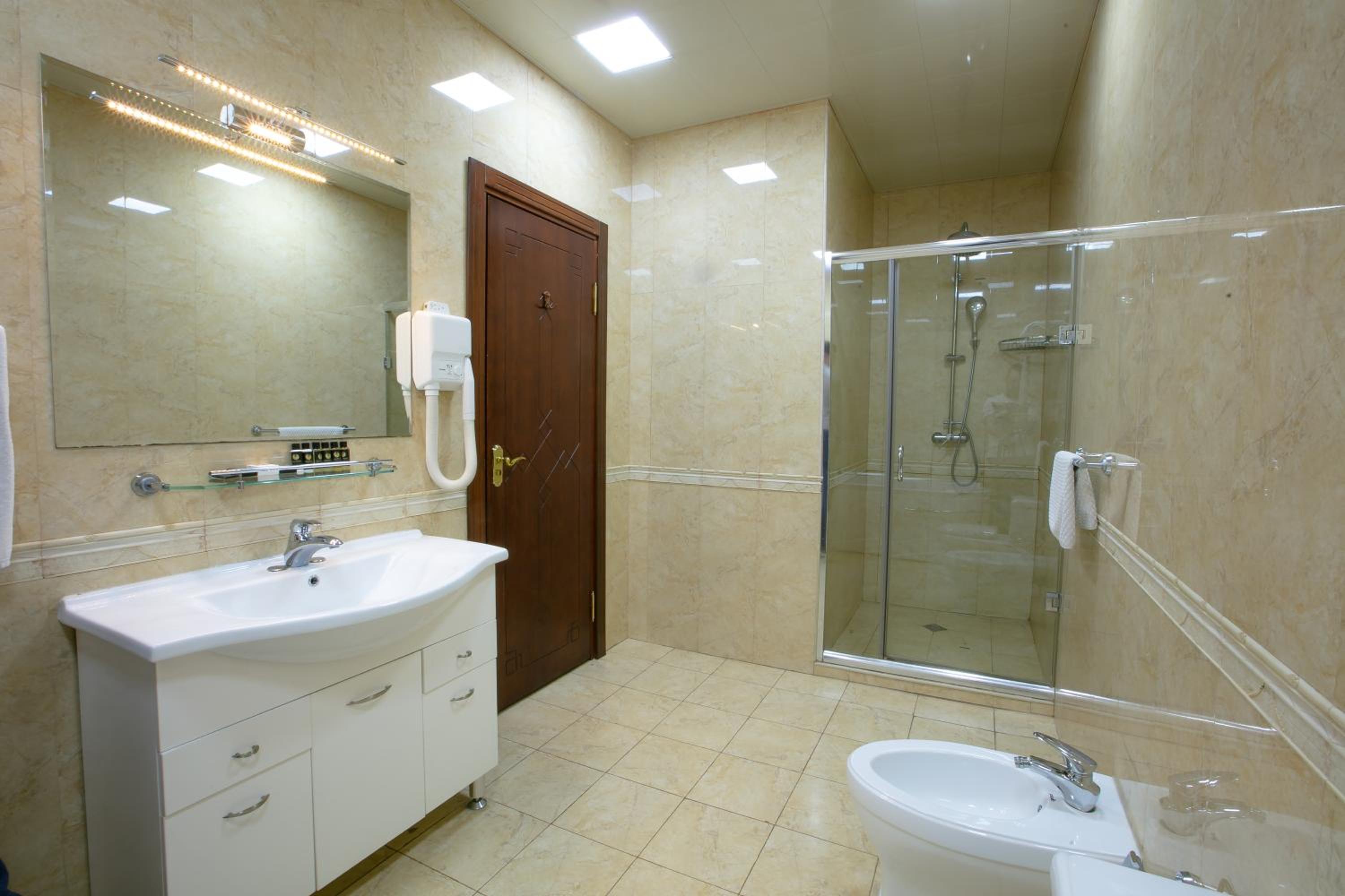 Deluxe Triple Room photo 2