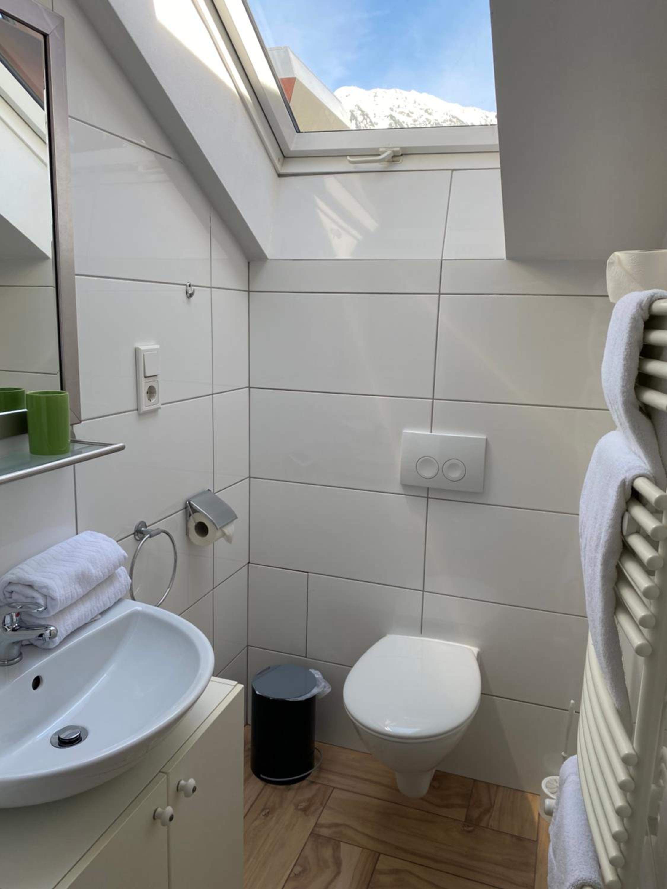 Double Room with Mountain View - Photo 4