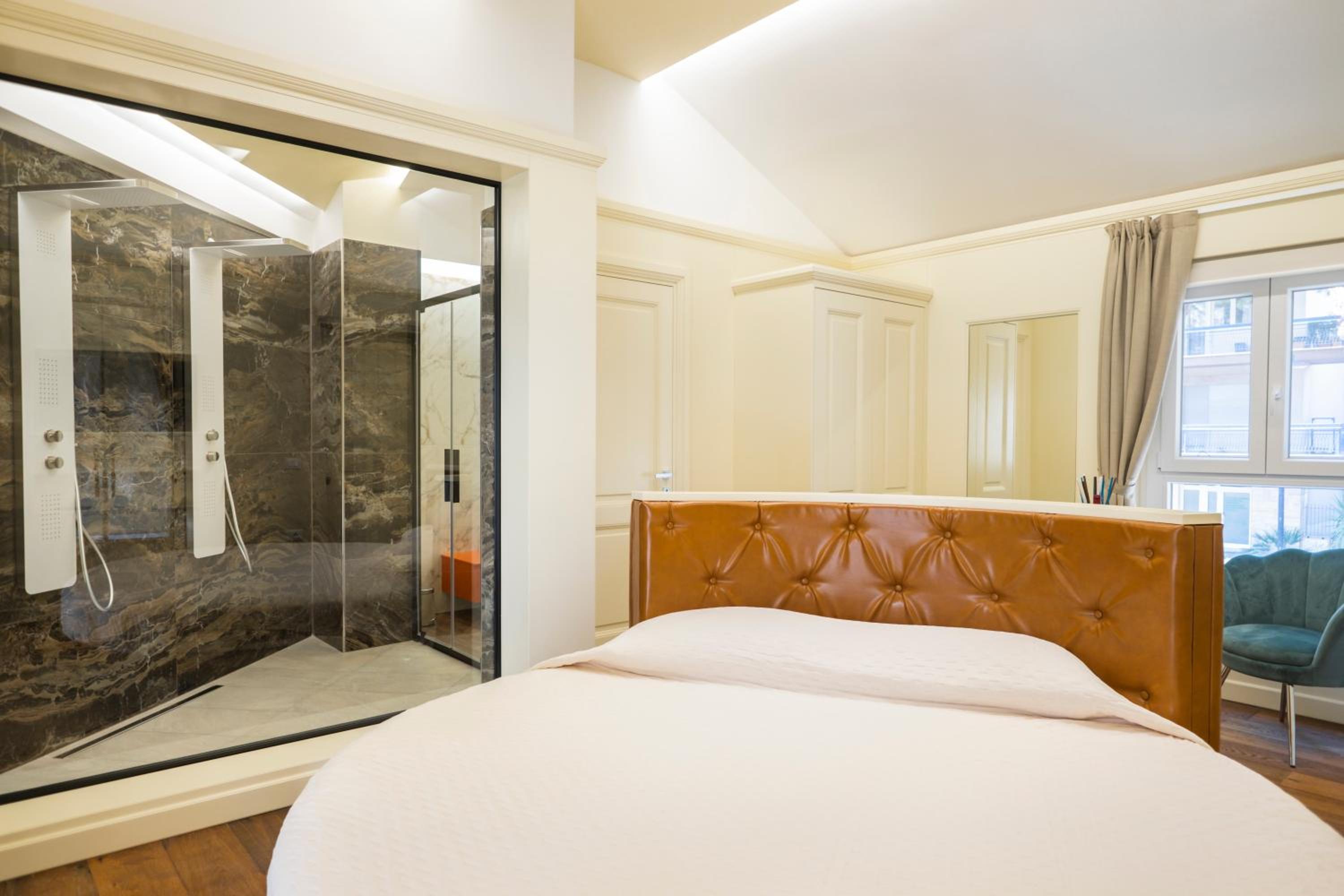 King Room with Spa Bath