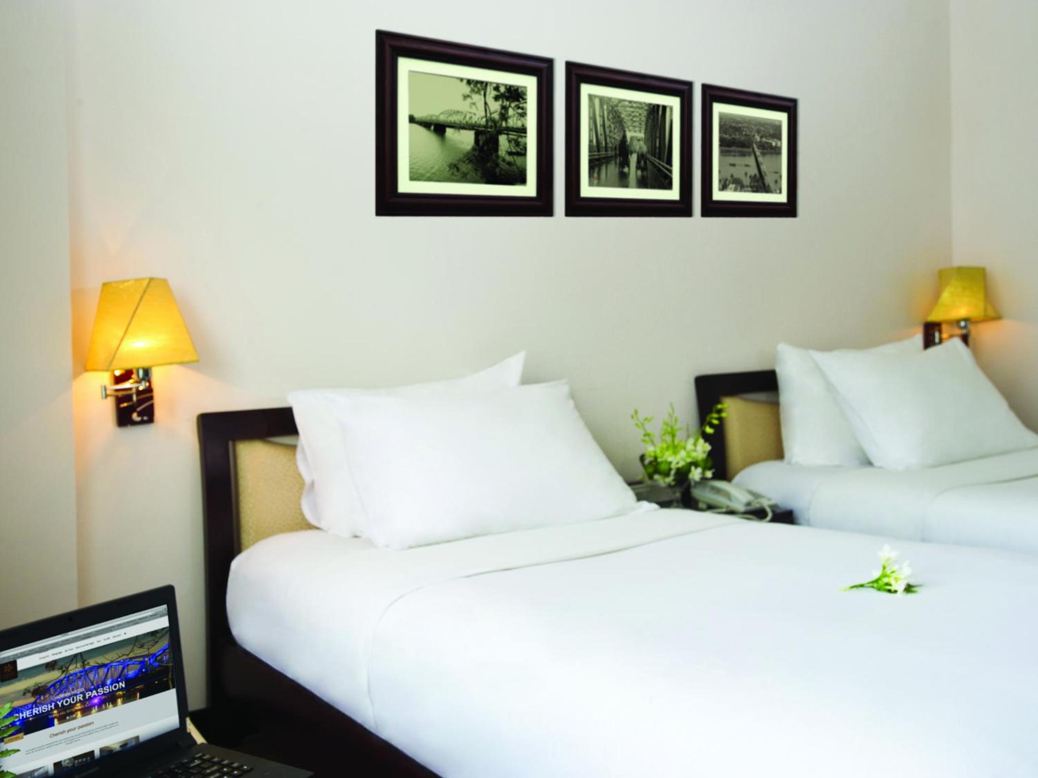 Twin Room with City View photo 2