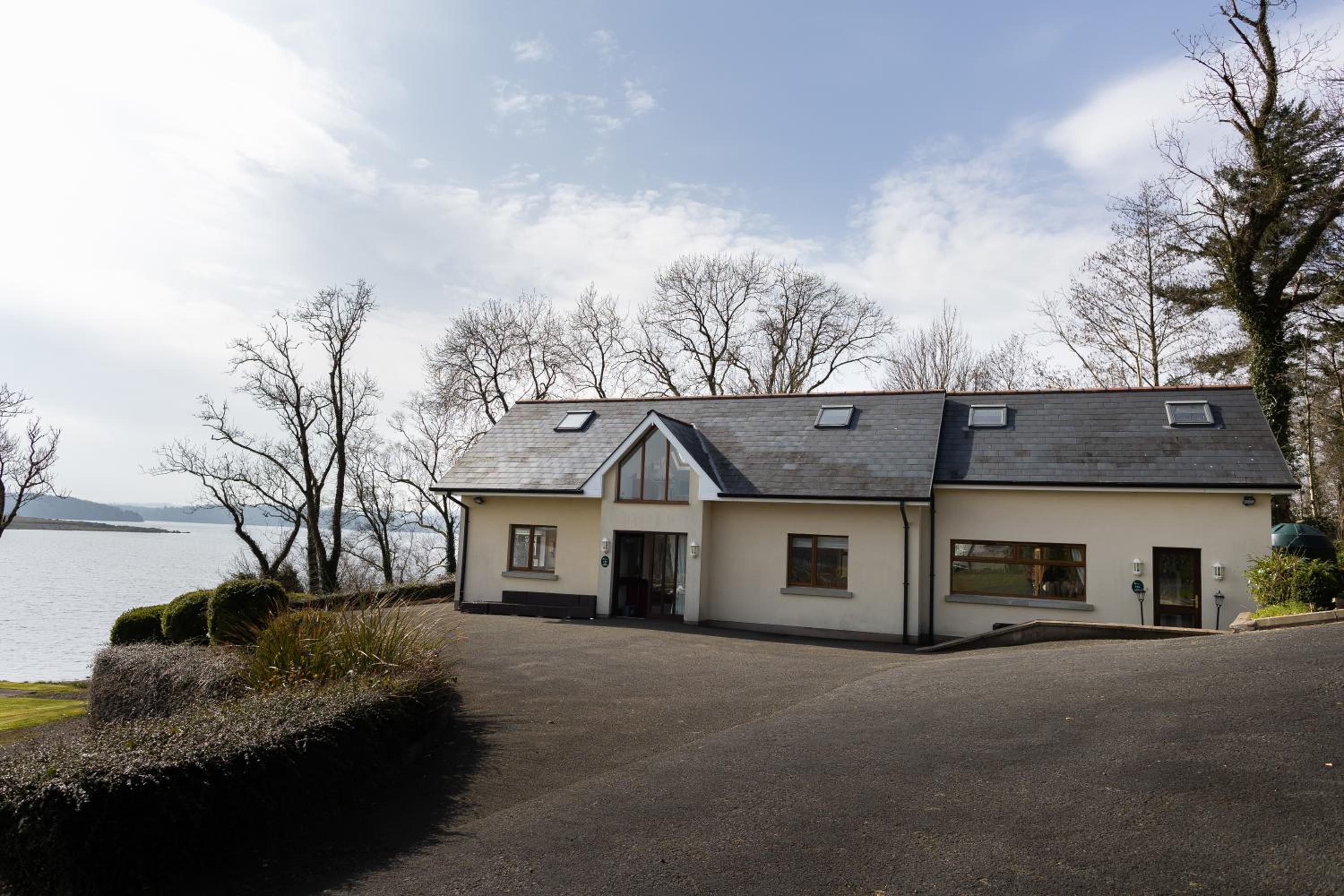 Villa photo 2