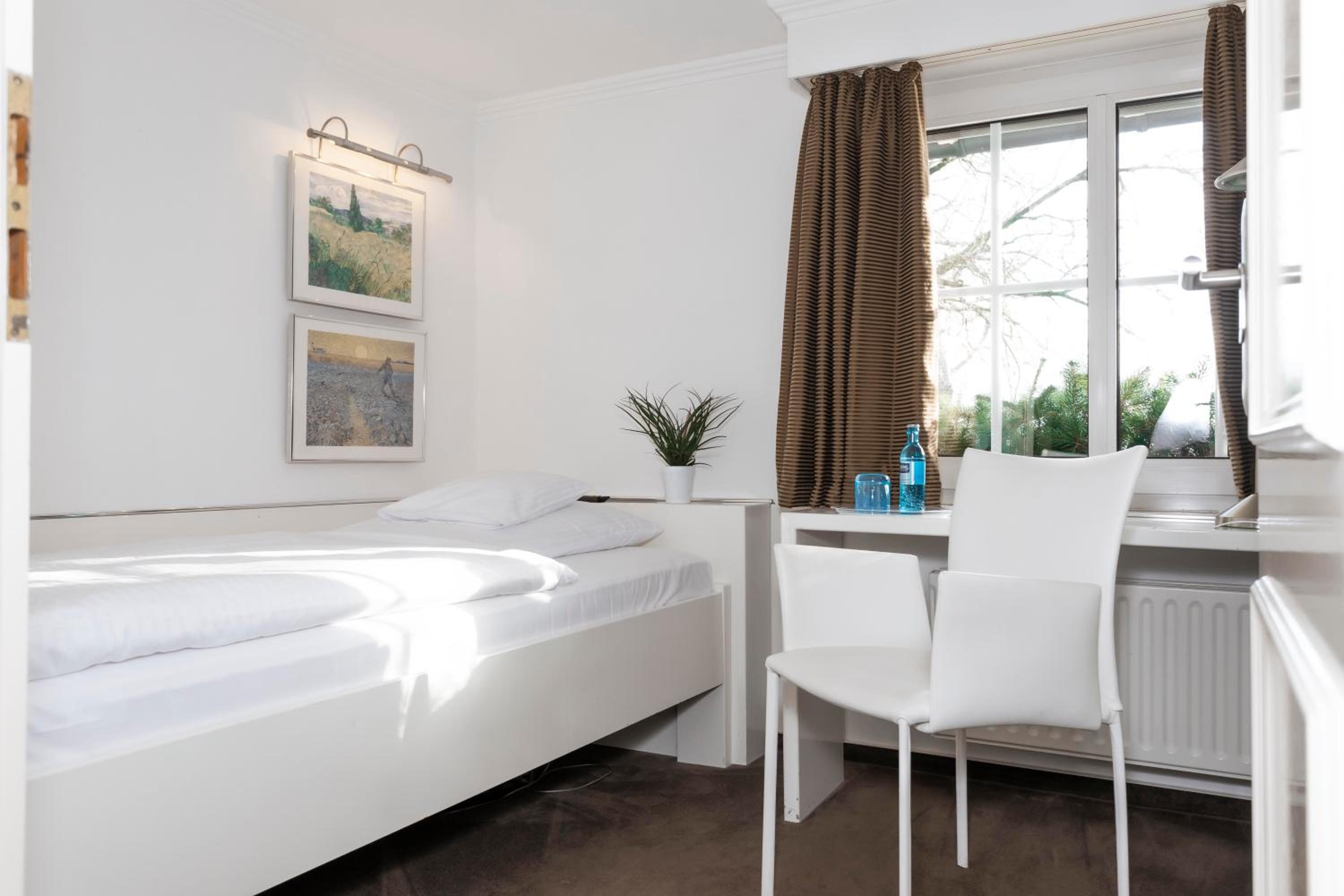 Economy Single Room