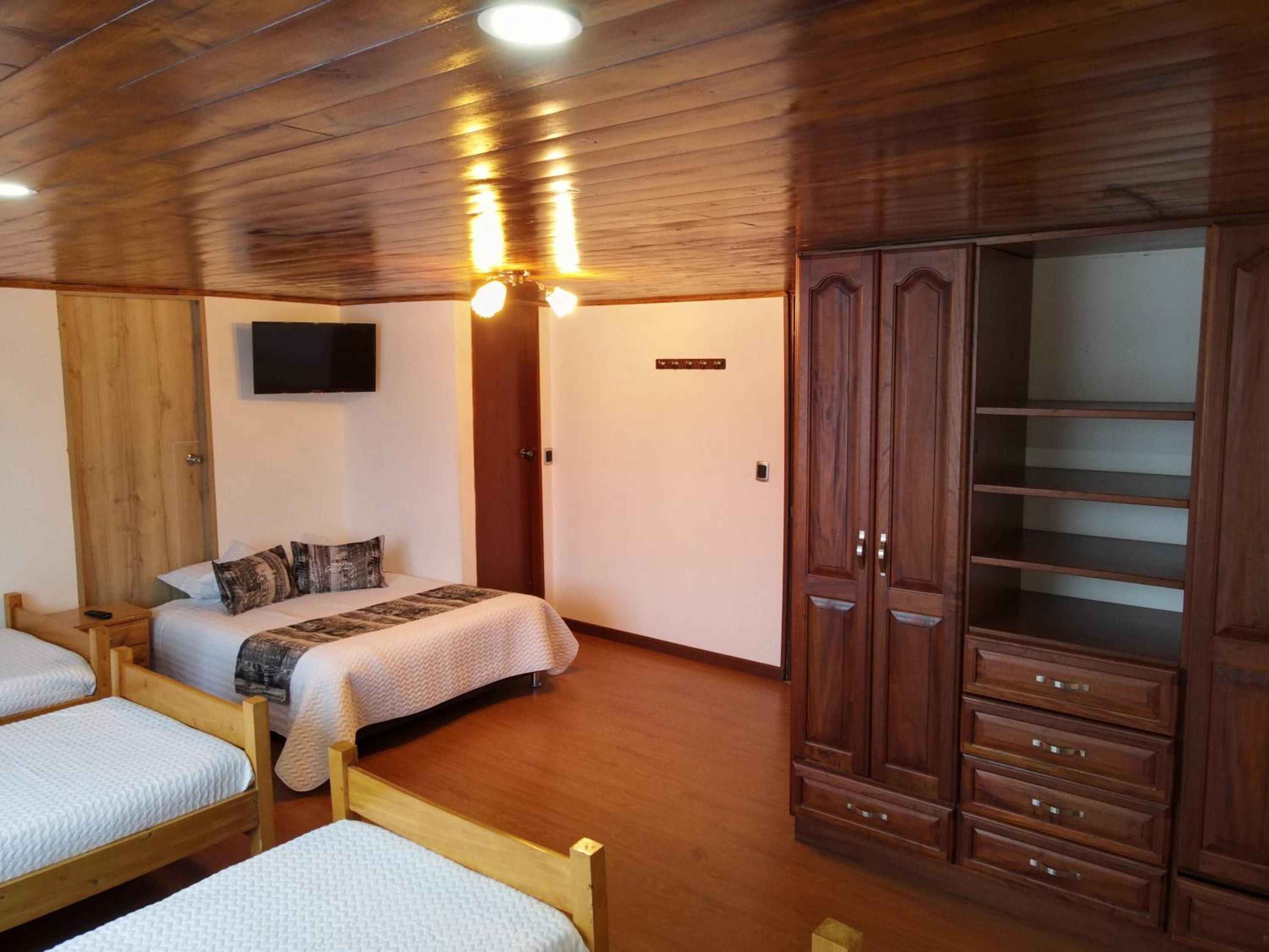 Deluxe Family Room photo 1