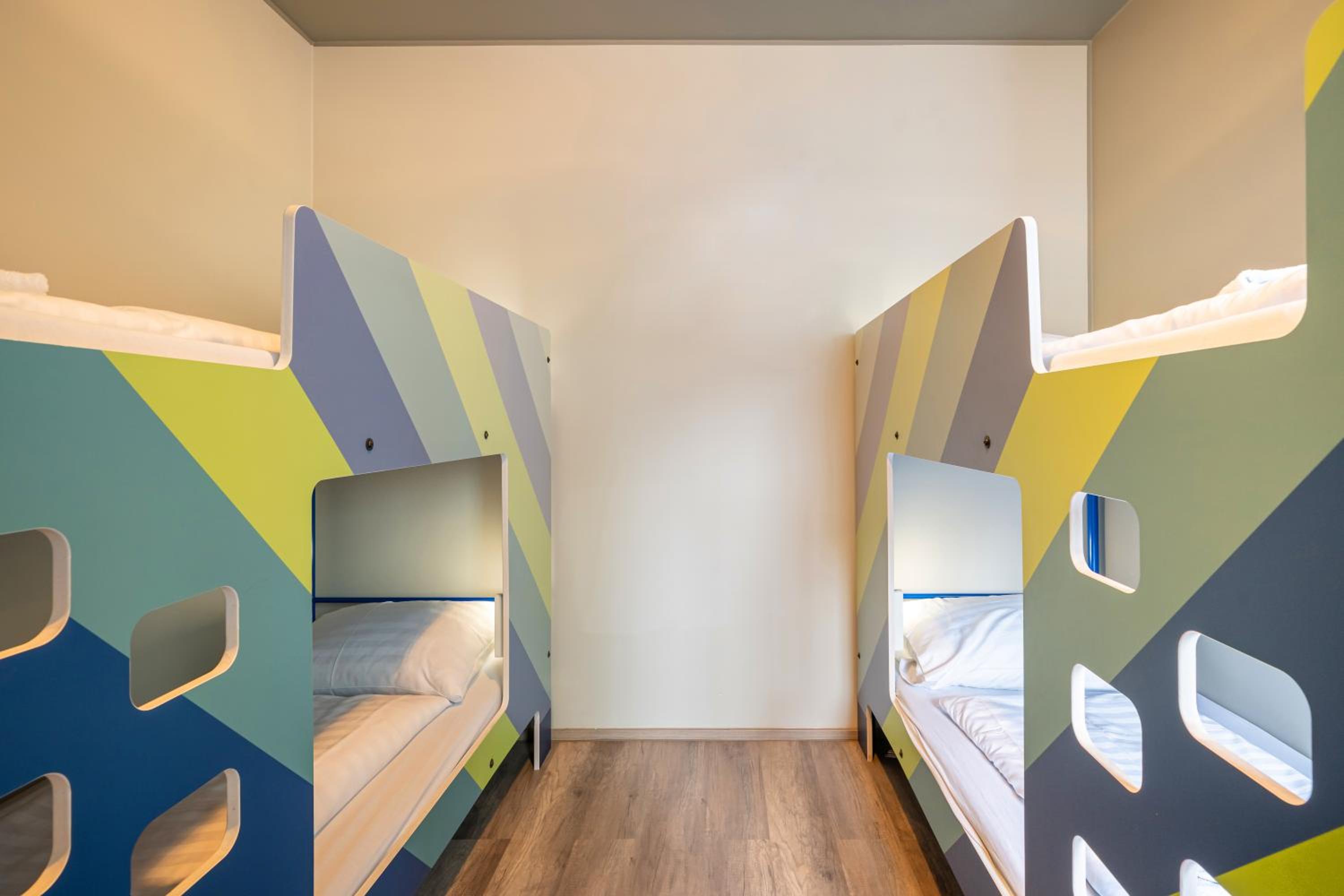 Bed in 6-Bed Dormitory Room photo 3