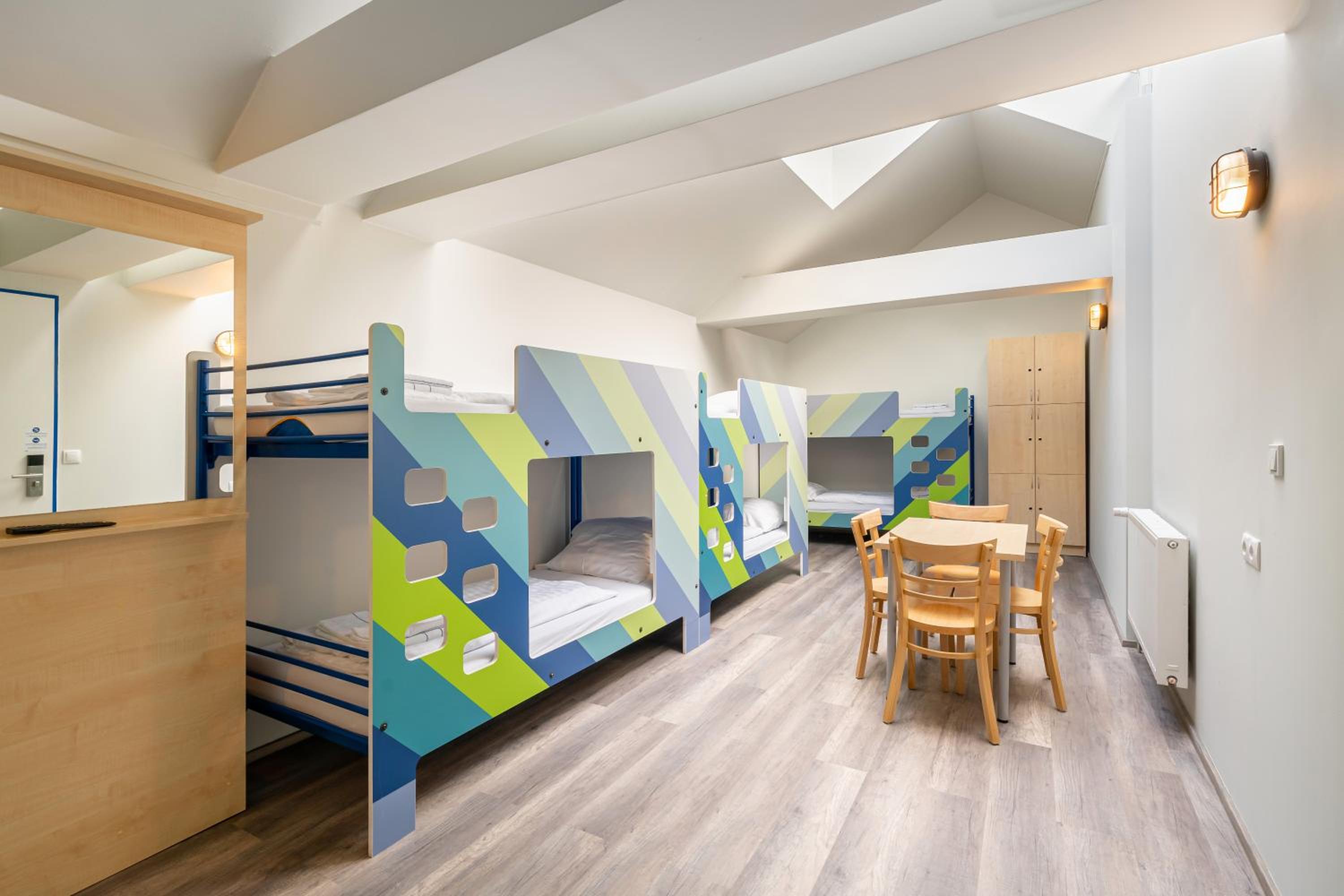 Bed in 6-Bed Dormitory Room photo 1