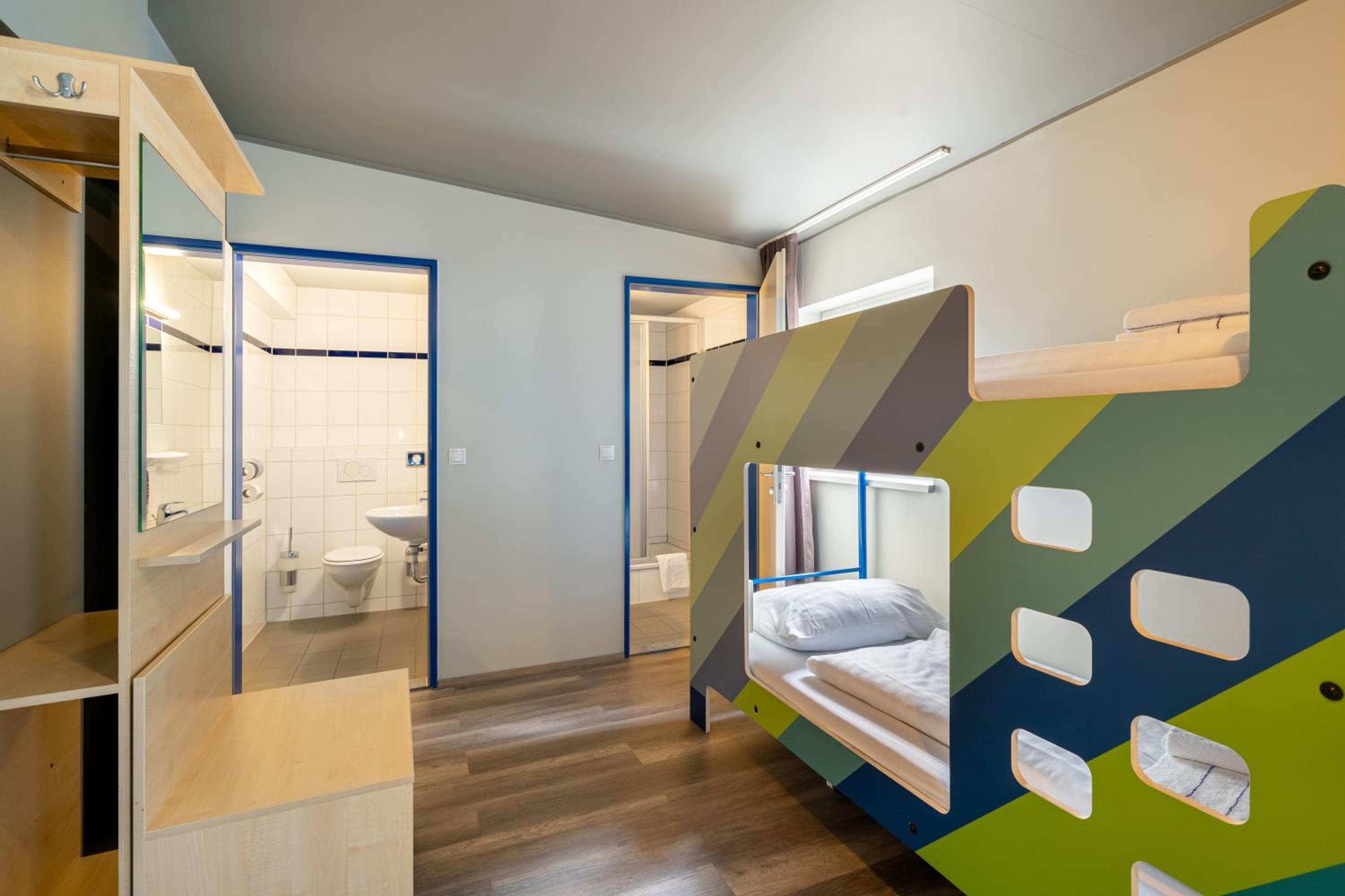 Eight-Bed Room photo 1