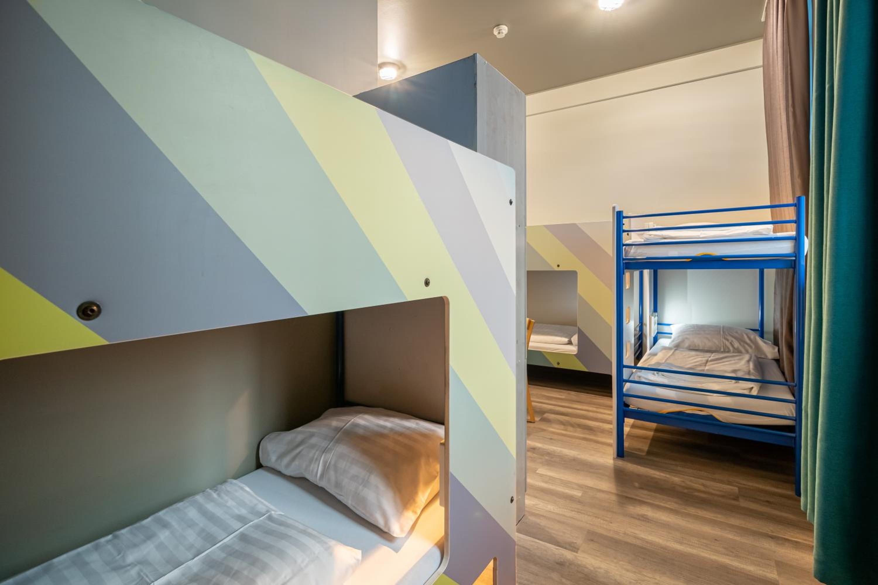 Eight-Bed Room photo 2