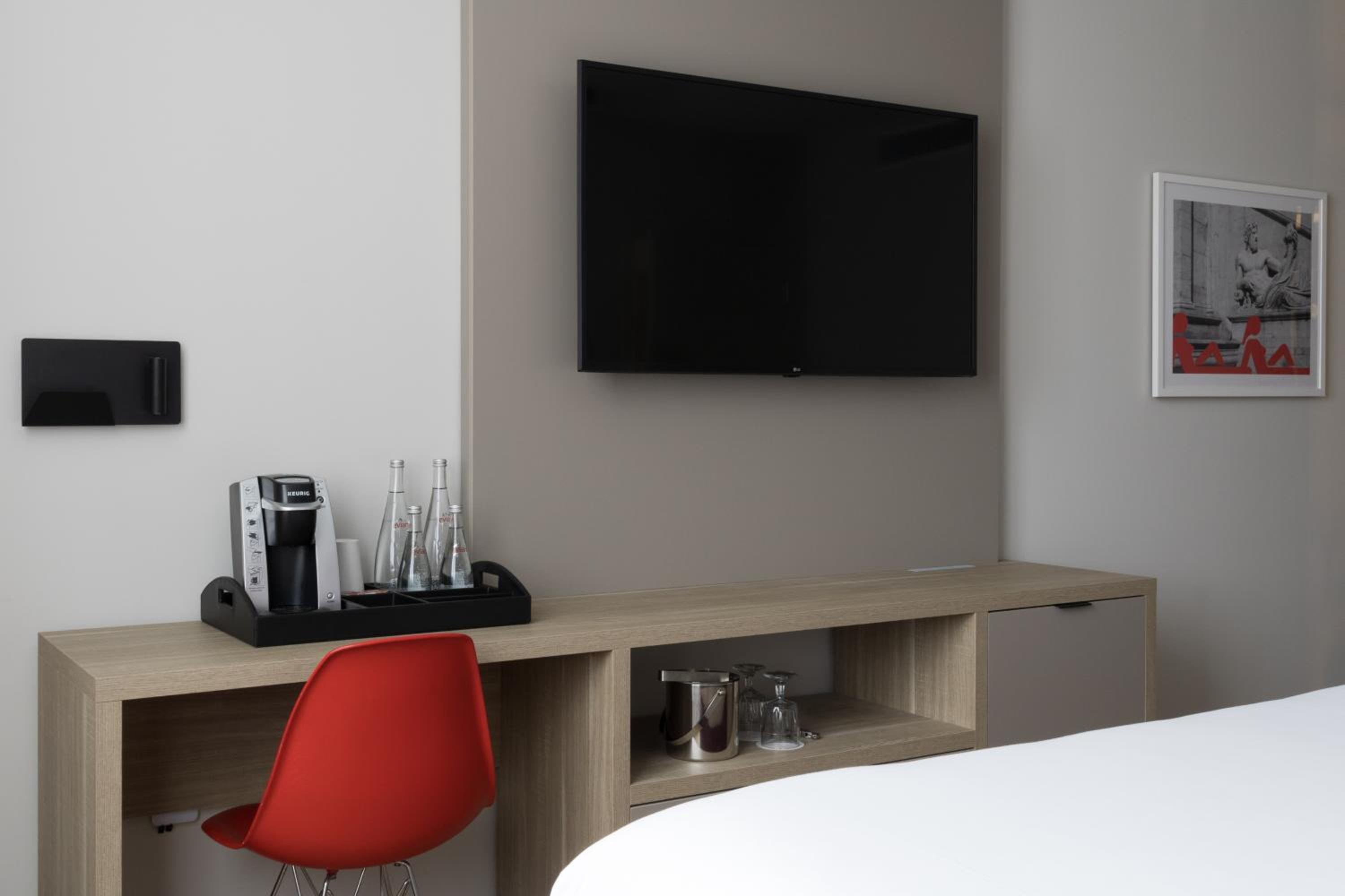 Standard King Room - Photo 4