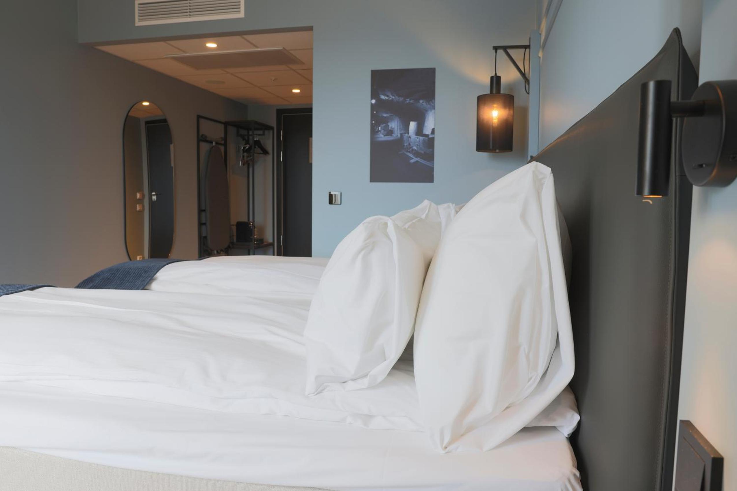Standard Twin Room - Photo 5