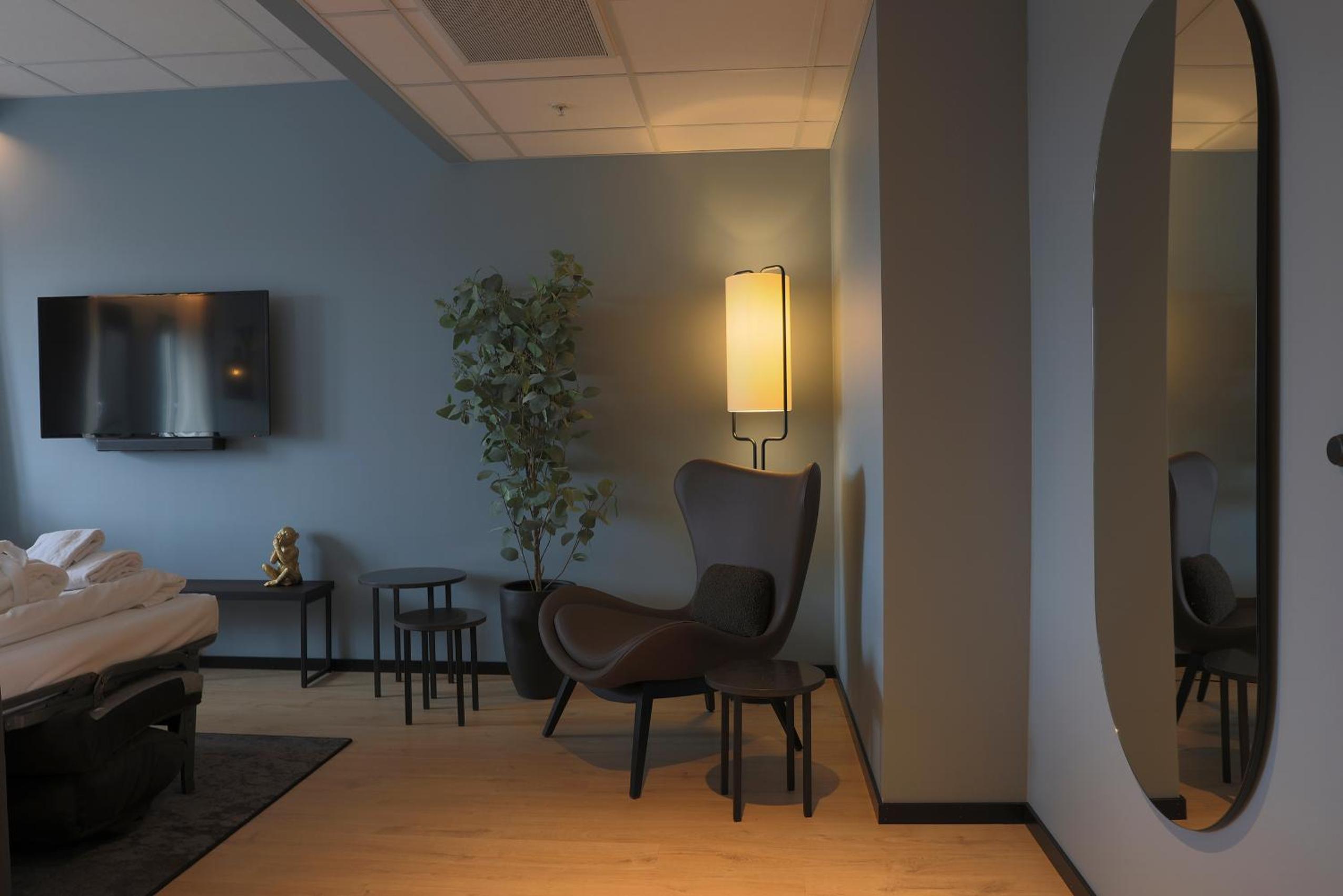 Standard Twin Room - Photo 4