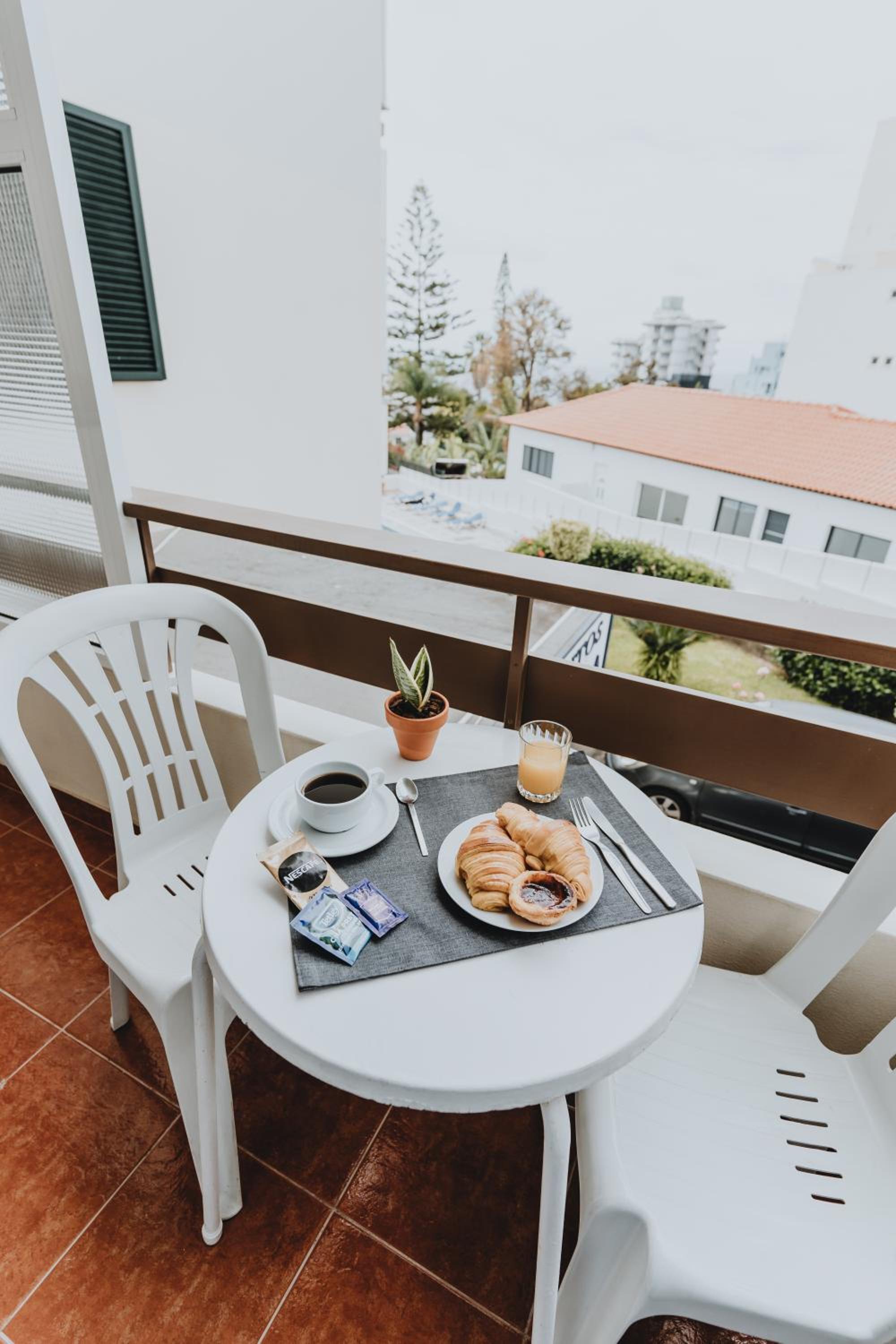 Apartment with Balcony photo 2