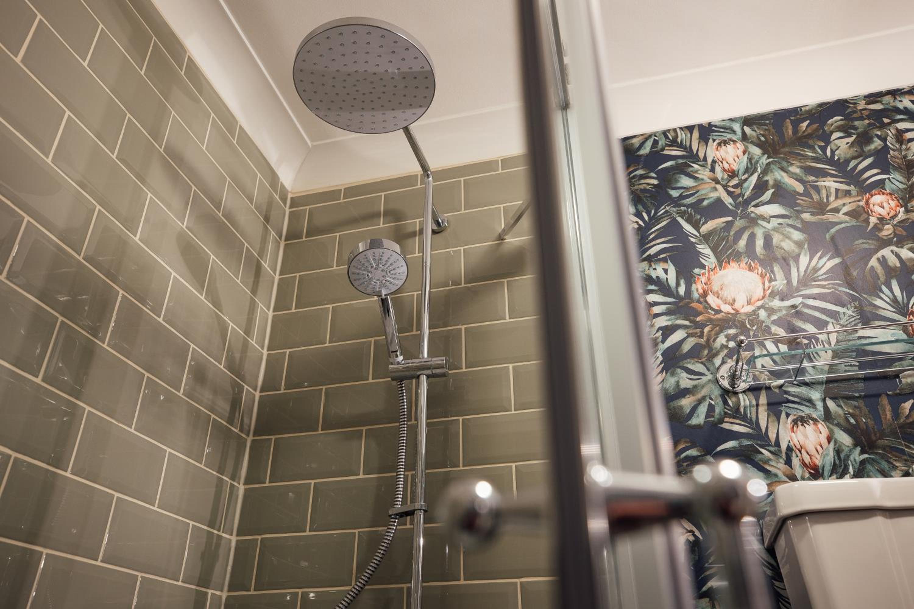 Double Room with Four Poster Bed - Photo 4