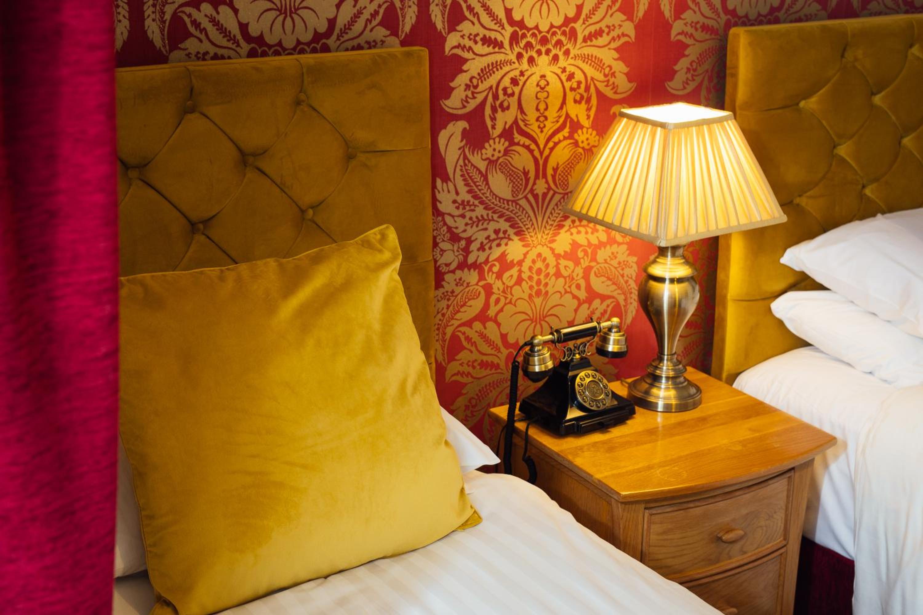 Twin Room - Photo 3
