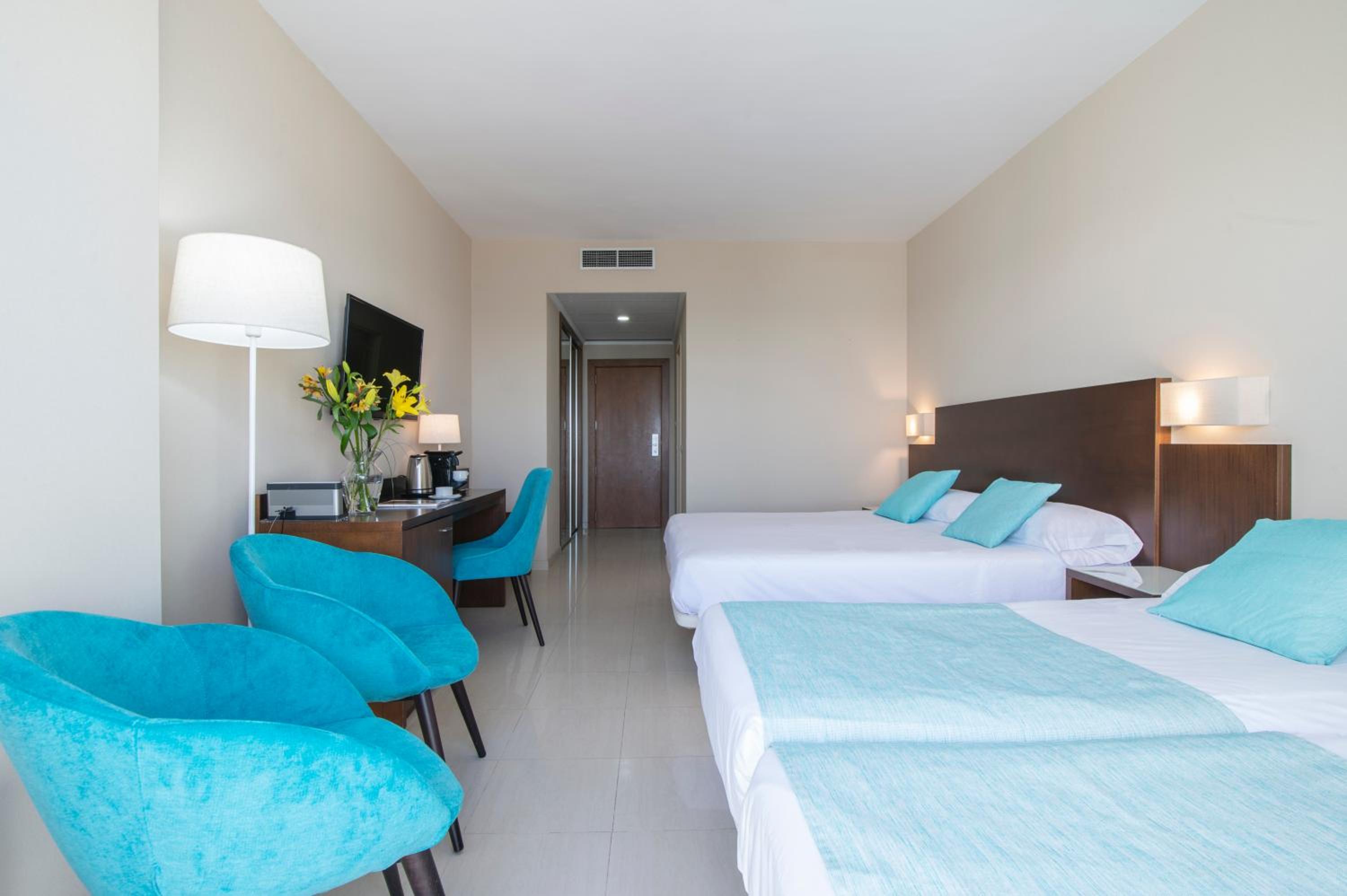 Quadruple Room with balcony and Sea View