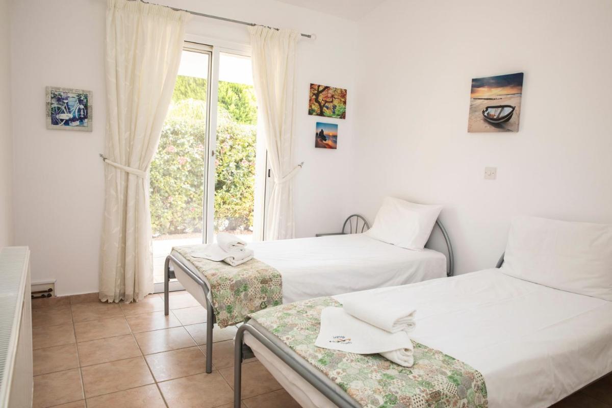 Three-Bedroom Villa photo 3