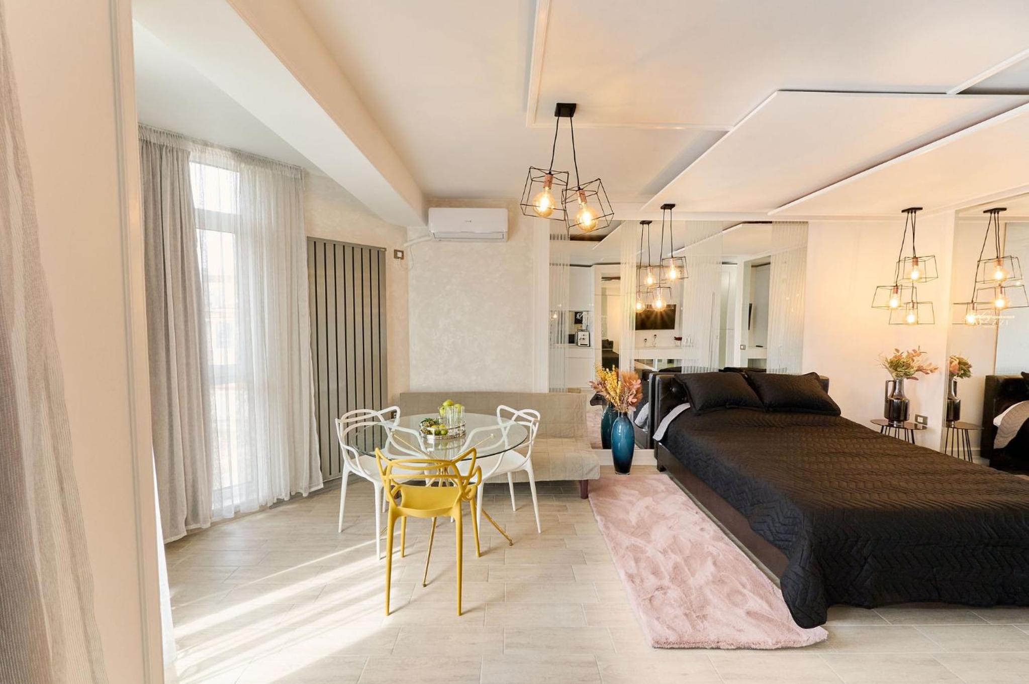 Studio Apartment - Photo 21