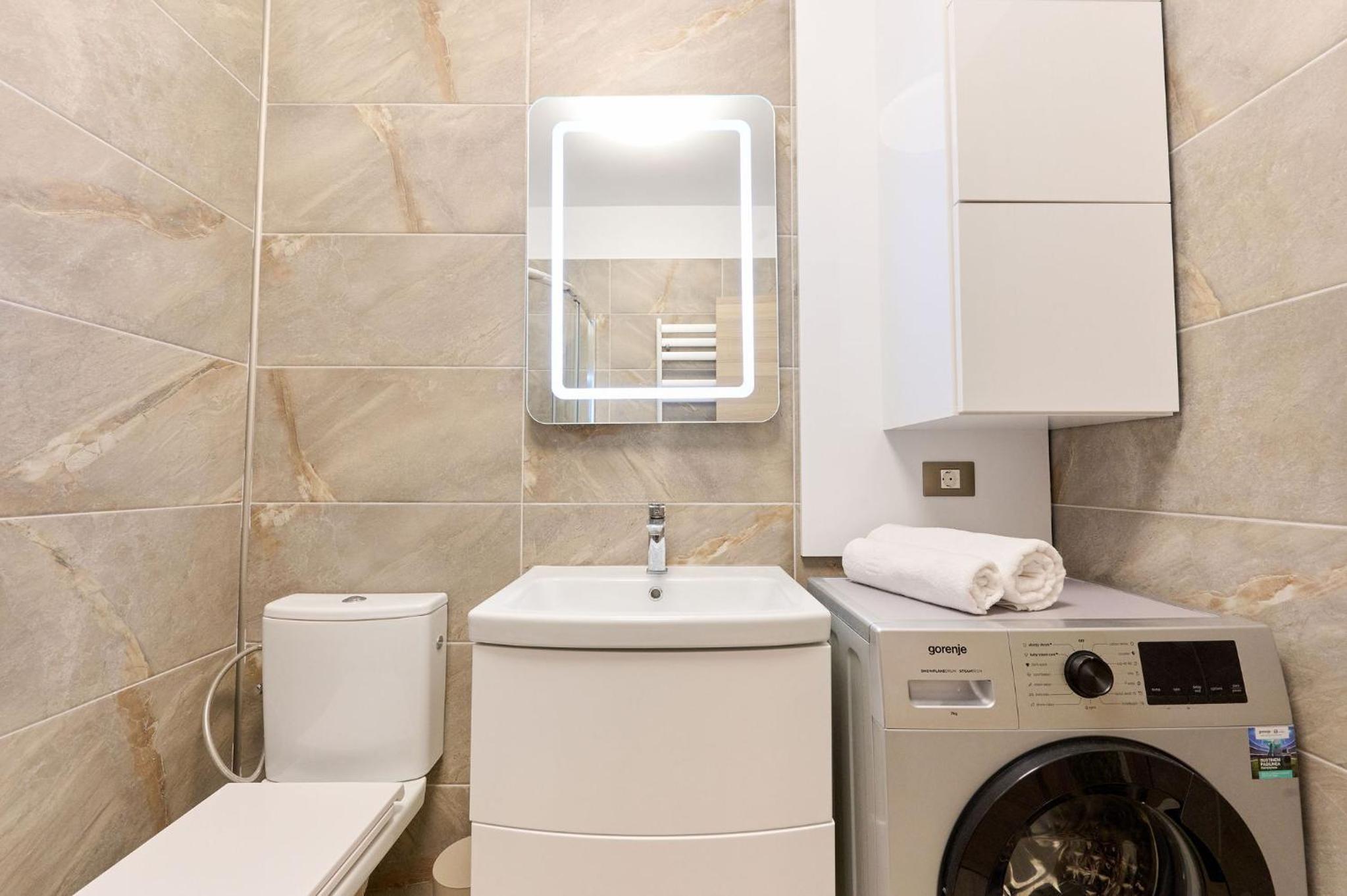 Studio Apartment - Photo 40