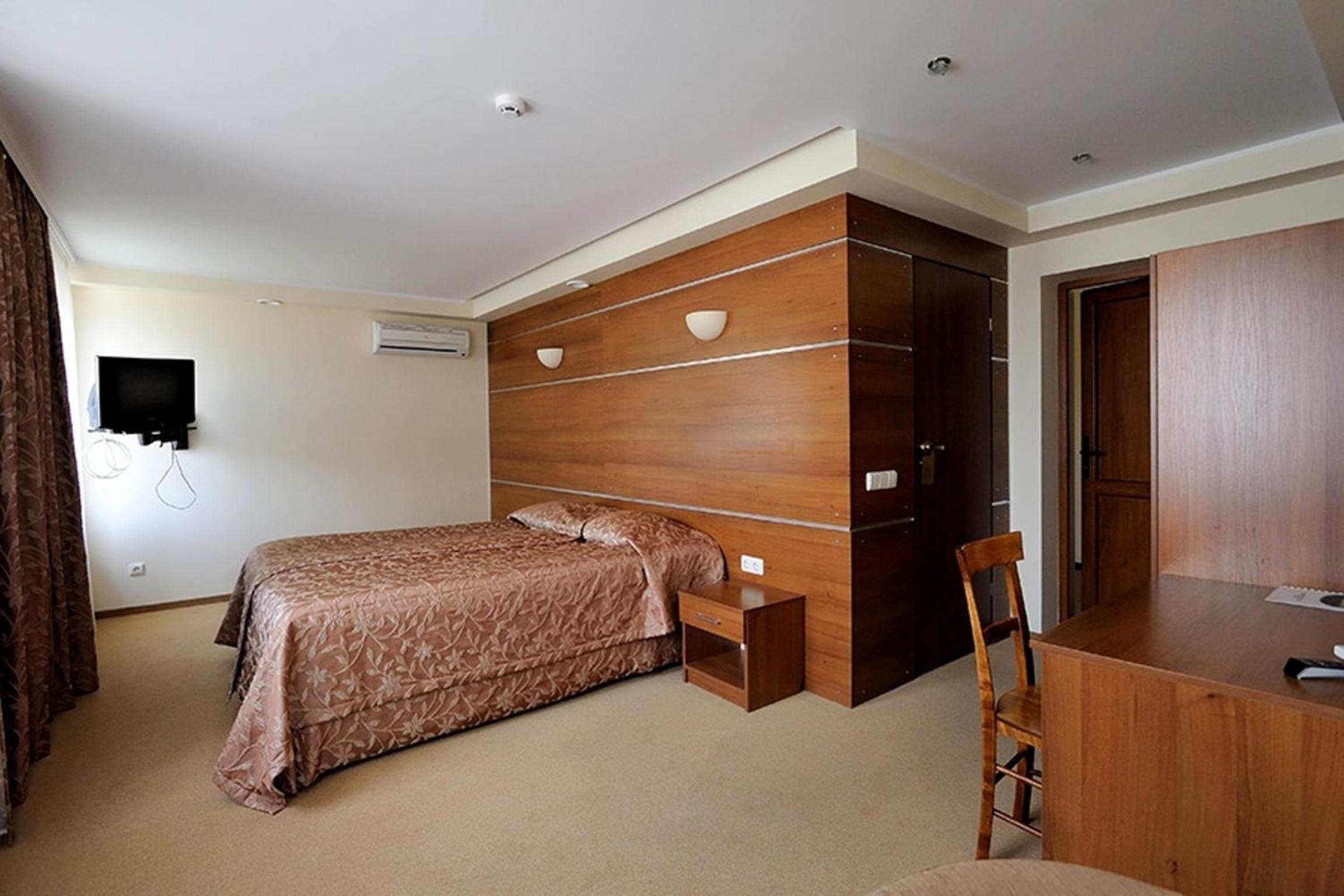 Large Double Room