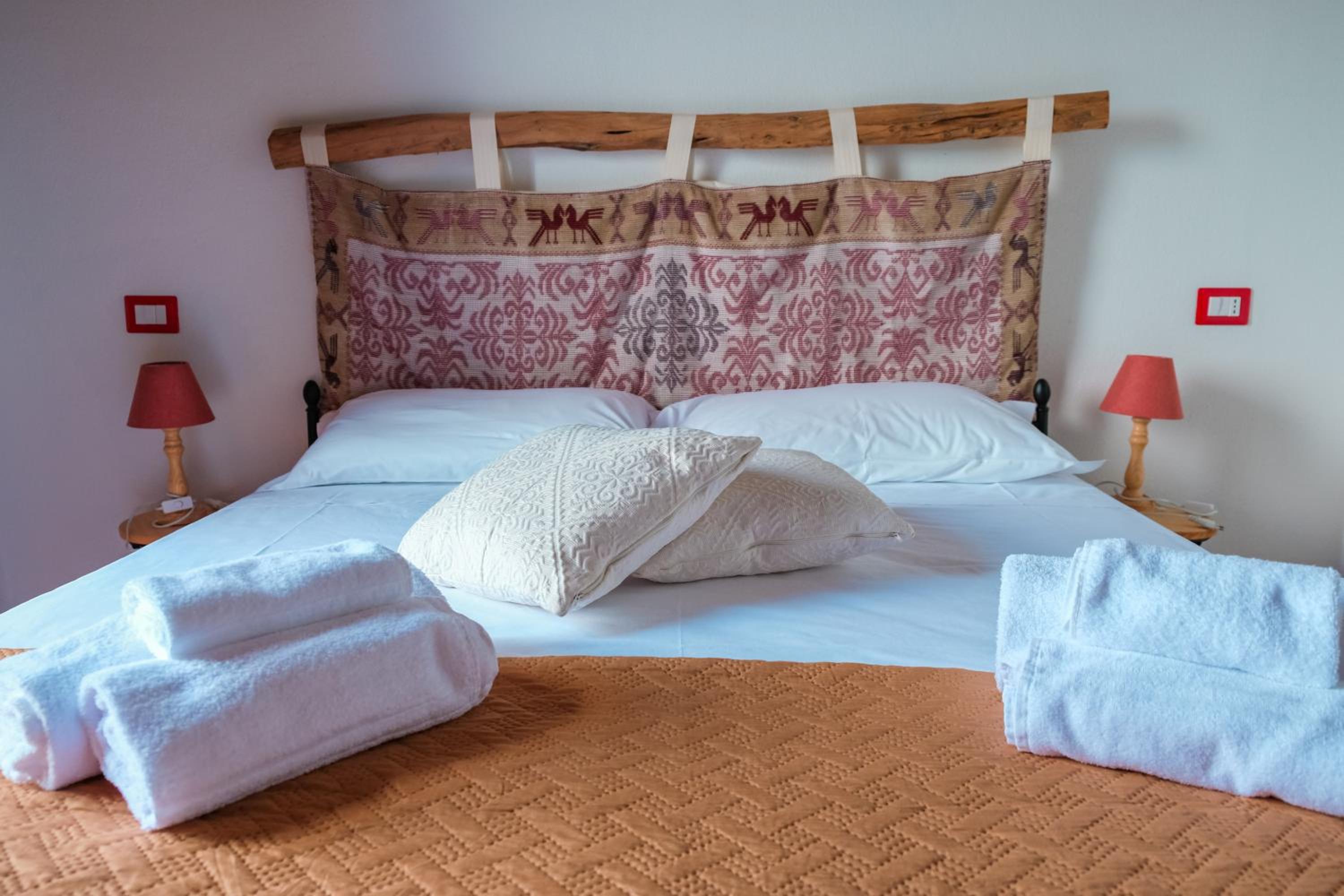 Double Room with Balcony - Photo 8