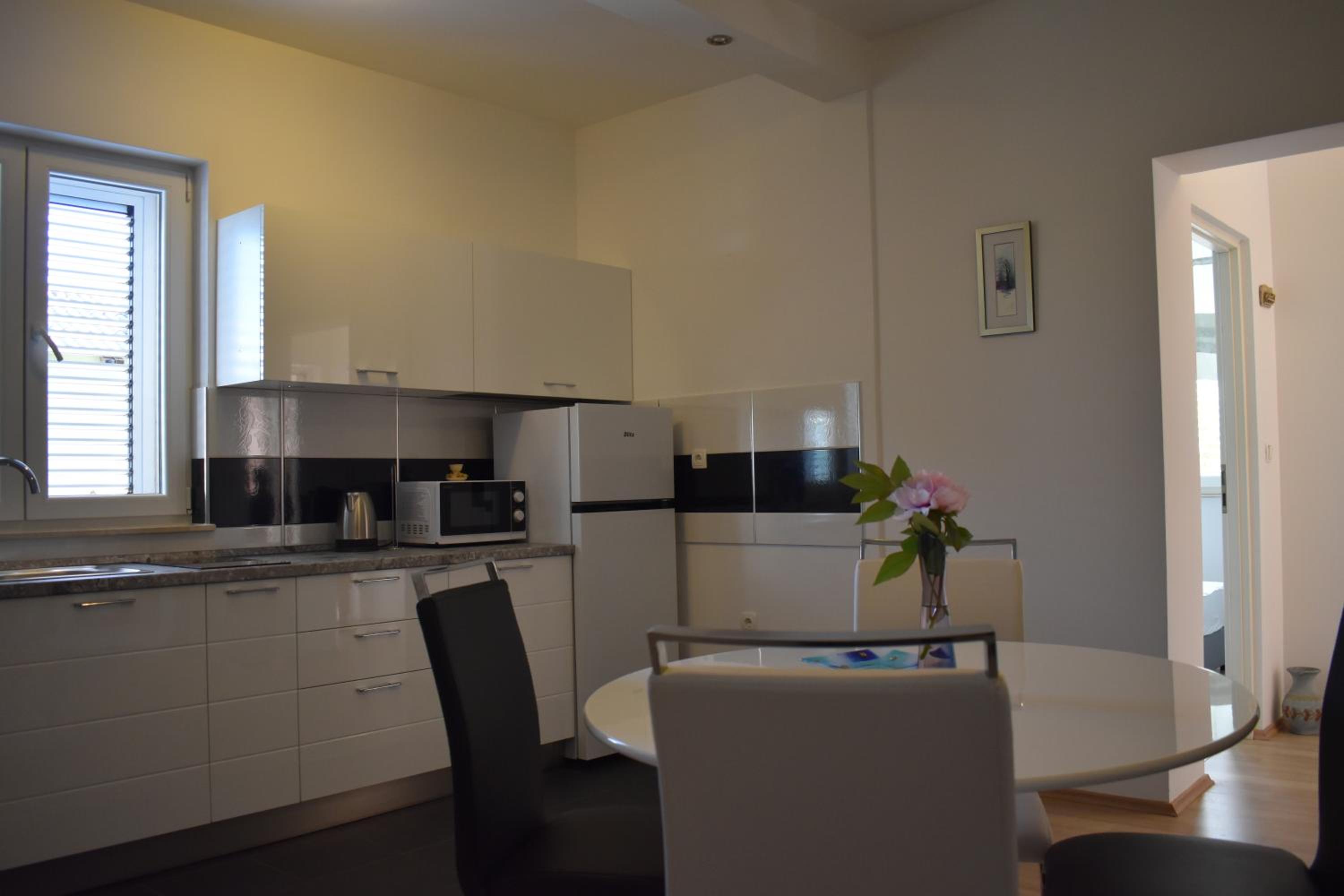 One-Bedroom Apartment - Photo 10