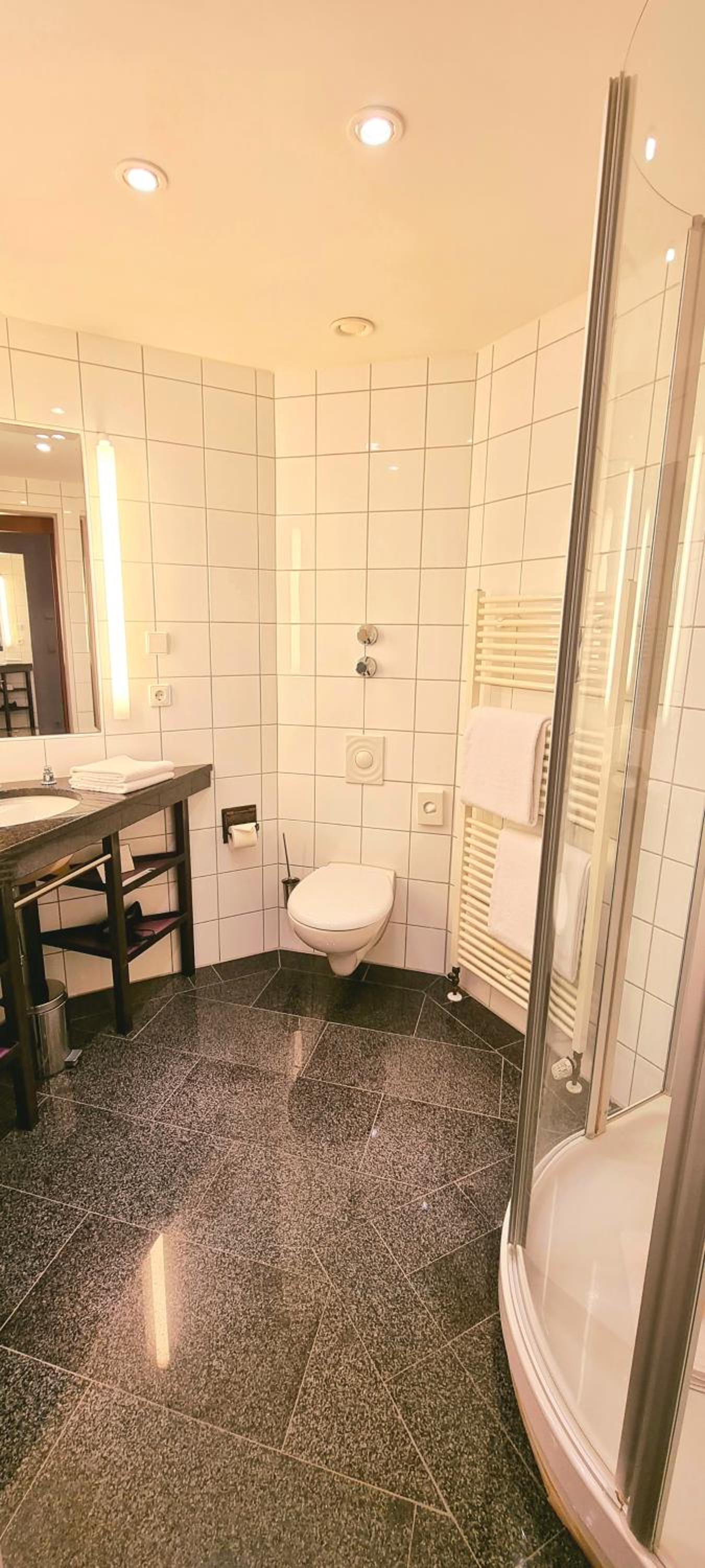 Deluxe Double Room with Balcony photo 2