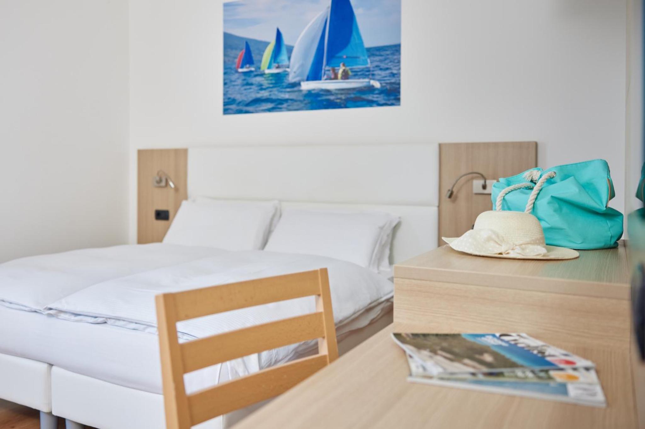 Double Room with Balcony and Lake View photo 1