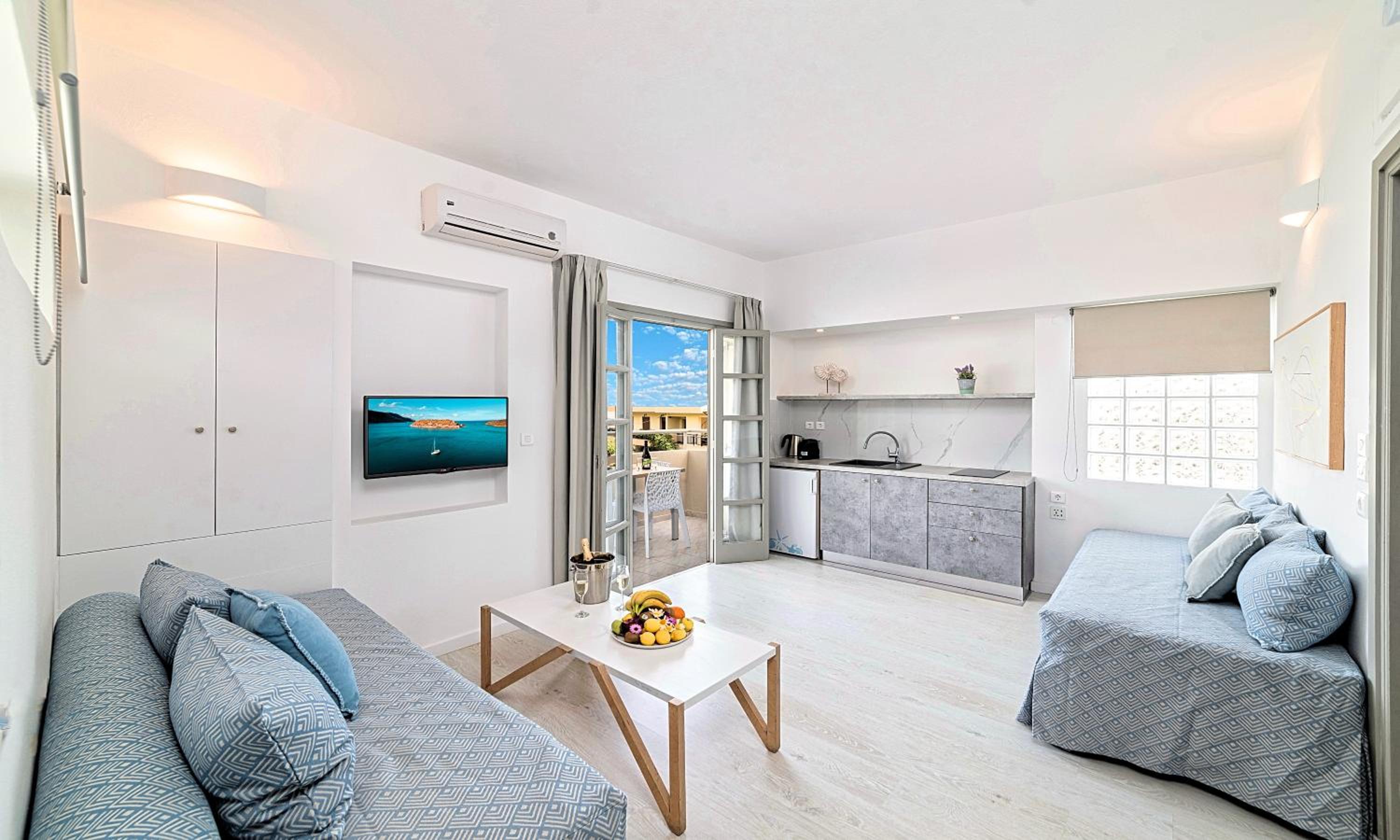 Family Suite with Garden View - Photo 1
