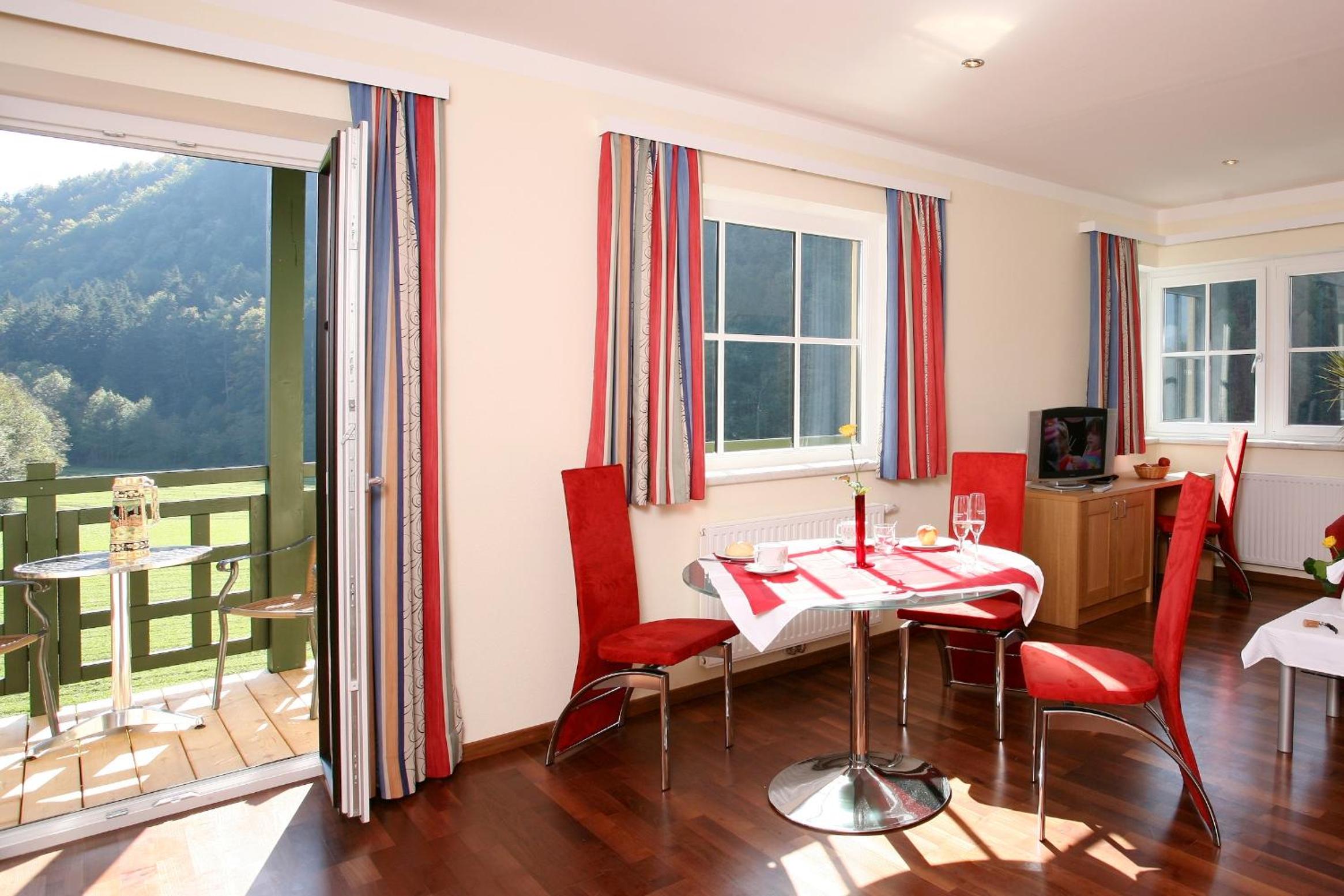 Suite with Lake View photo 2