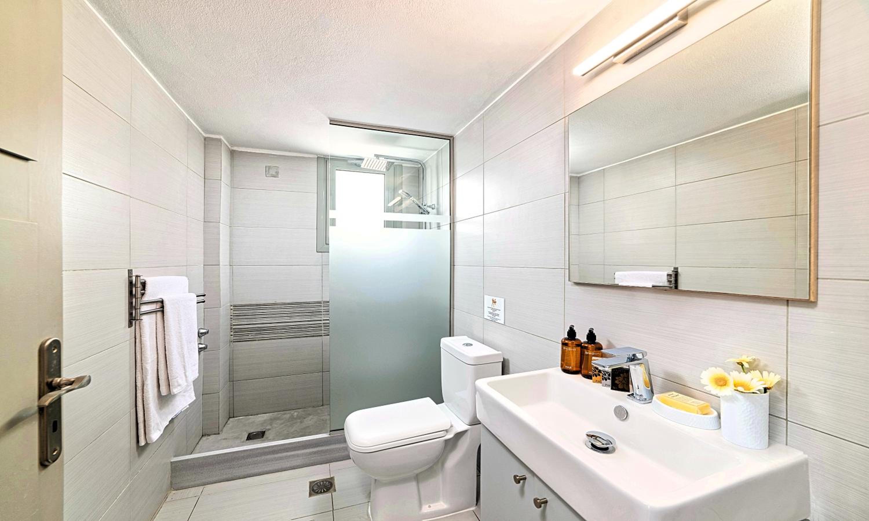 Suite with Garden View - Photo 2
