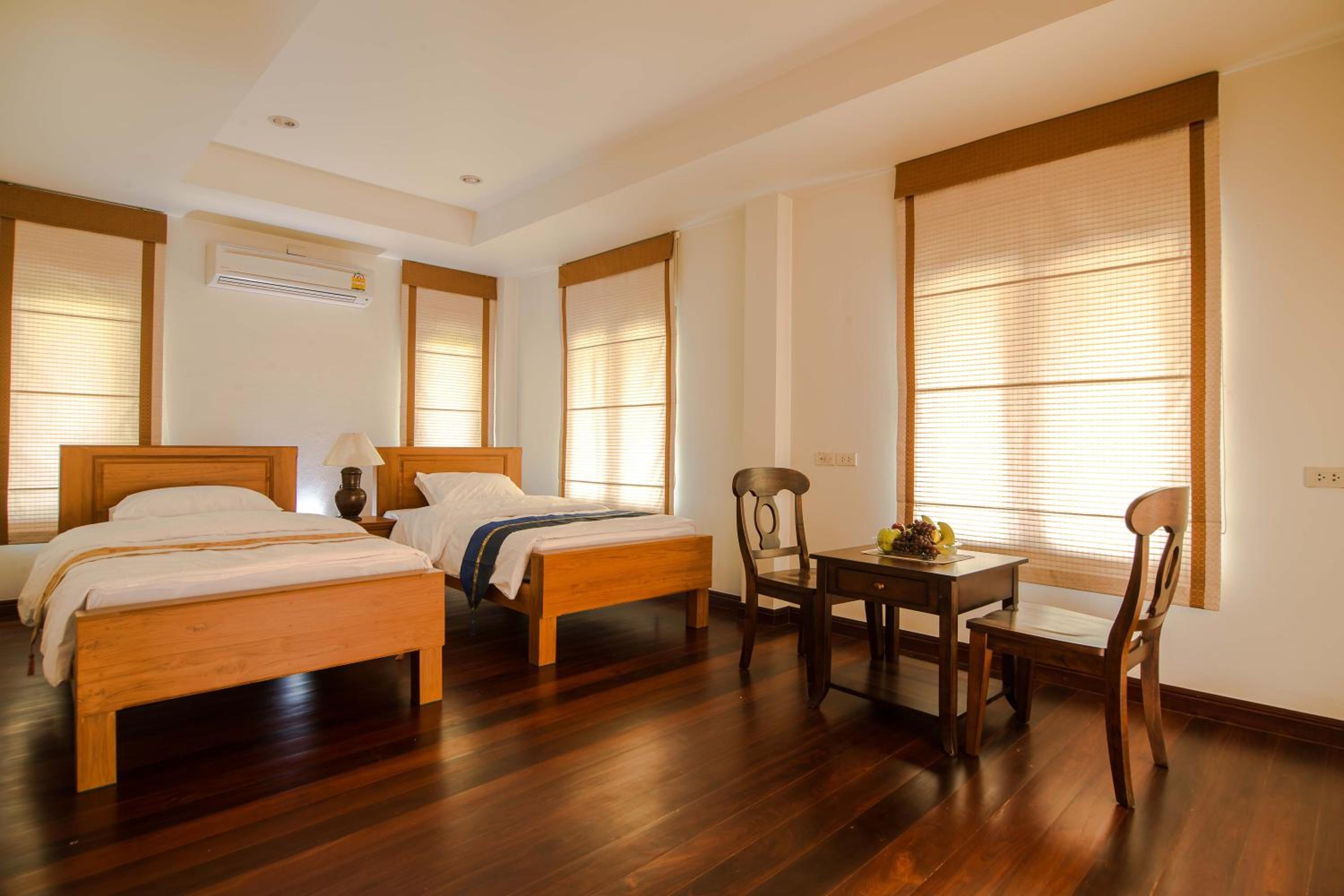 Superior Twin Room - Photo 11