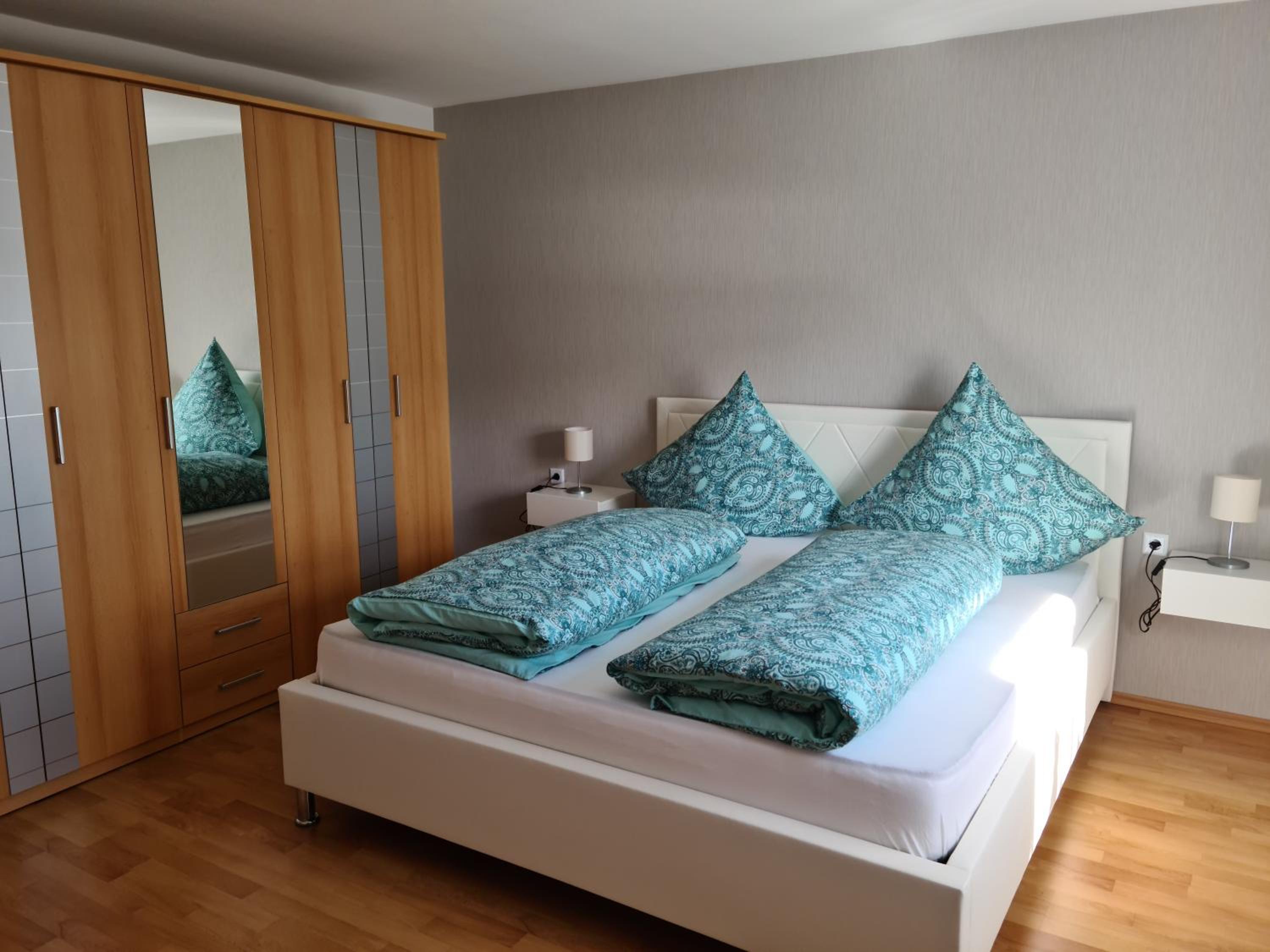 One-Bedroom Apartment - Photo 1