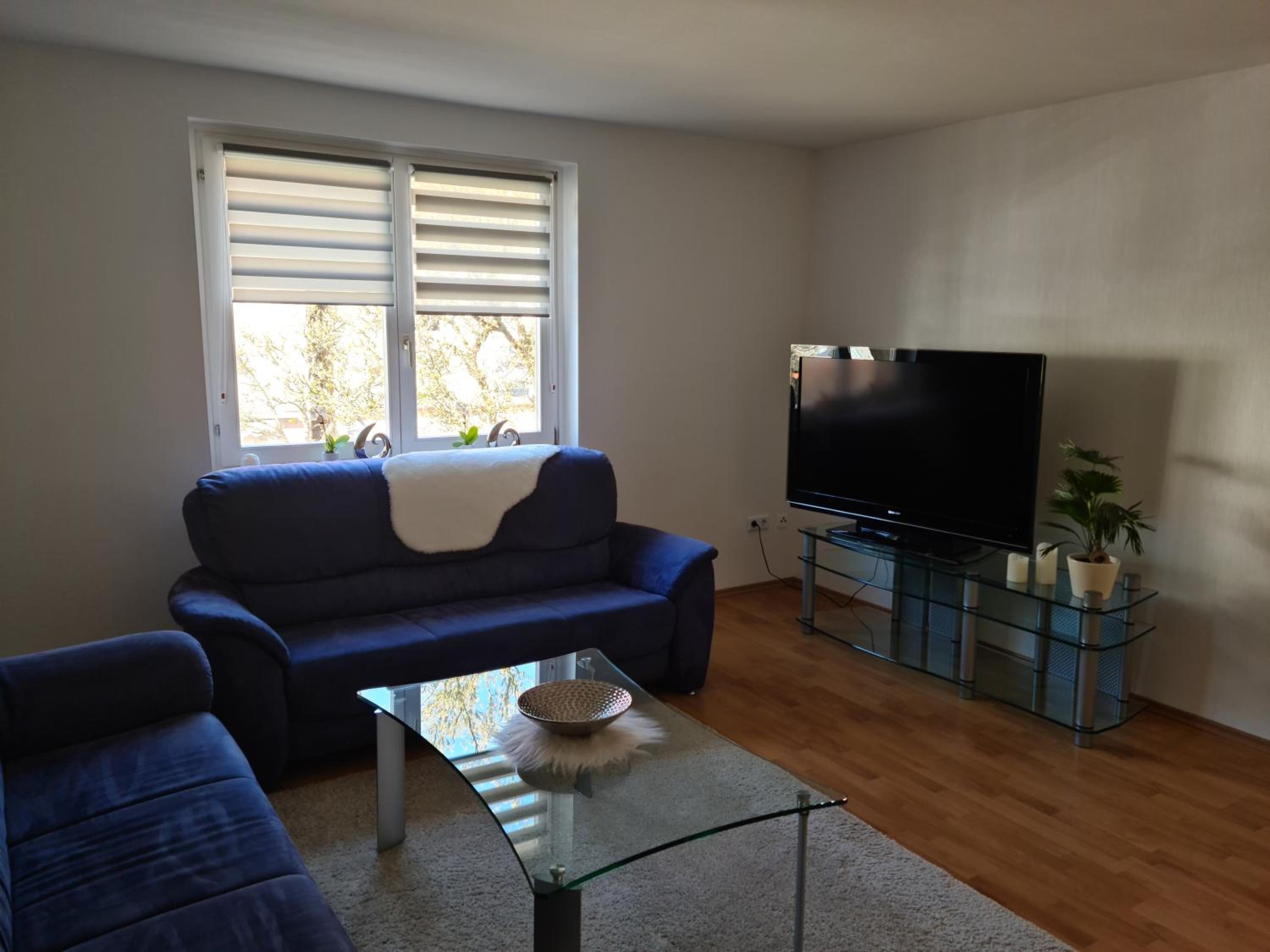 One-Bedroom Apartment - Photo 2